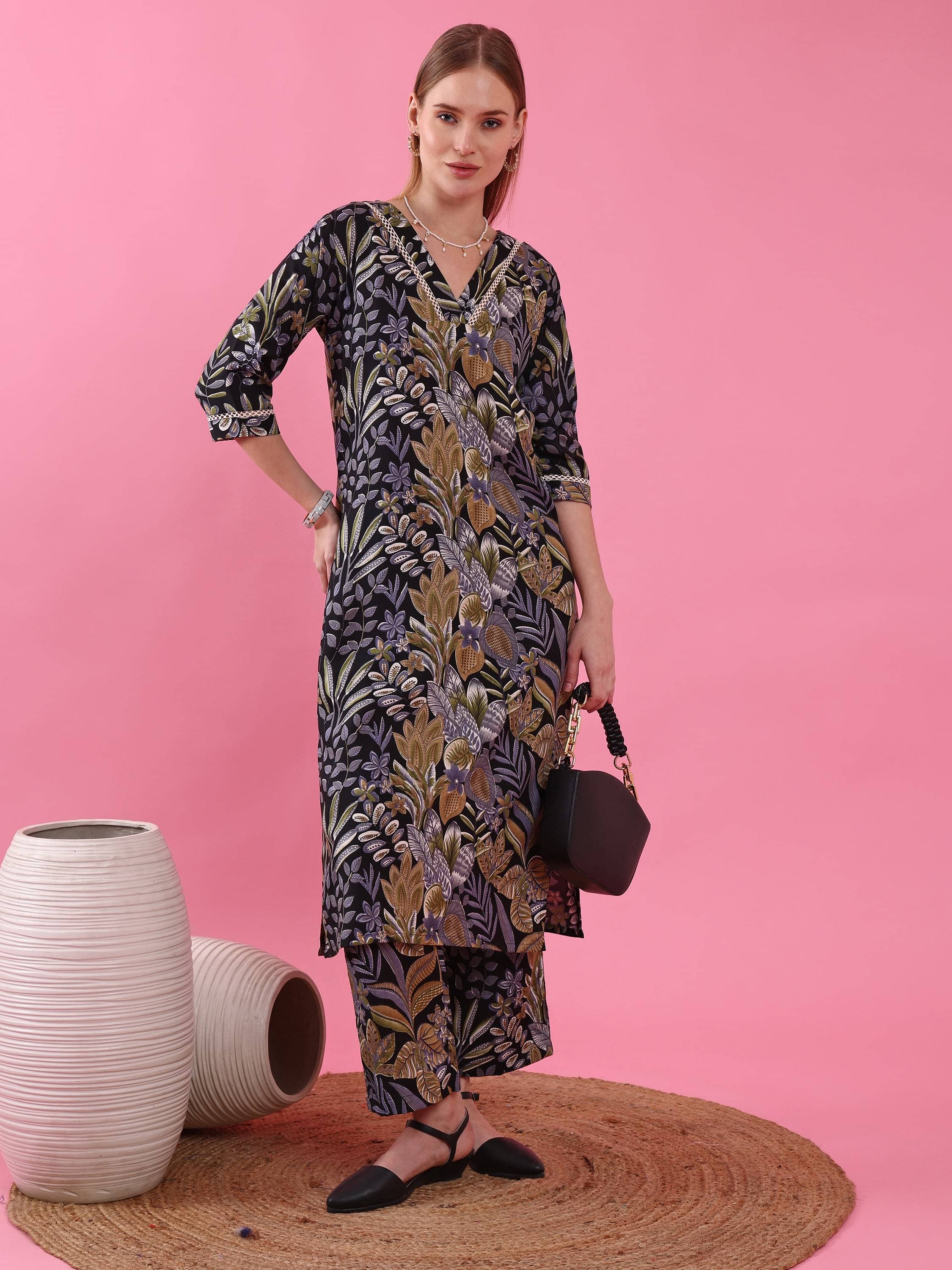     			Sheetal associates Women Cotton Blend Printed Straight Kurti With Pants ( Multicolor )