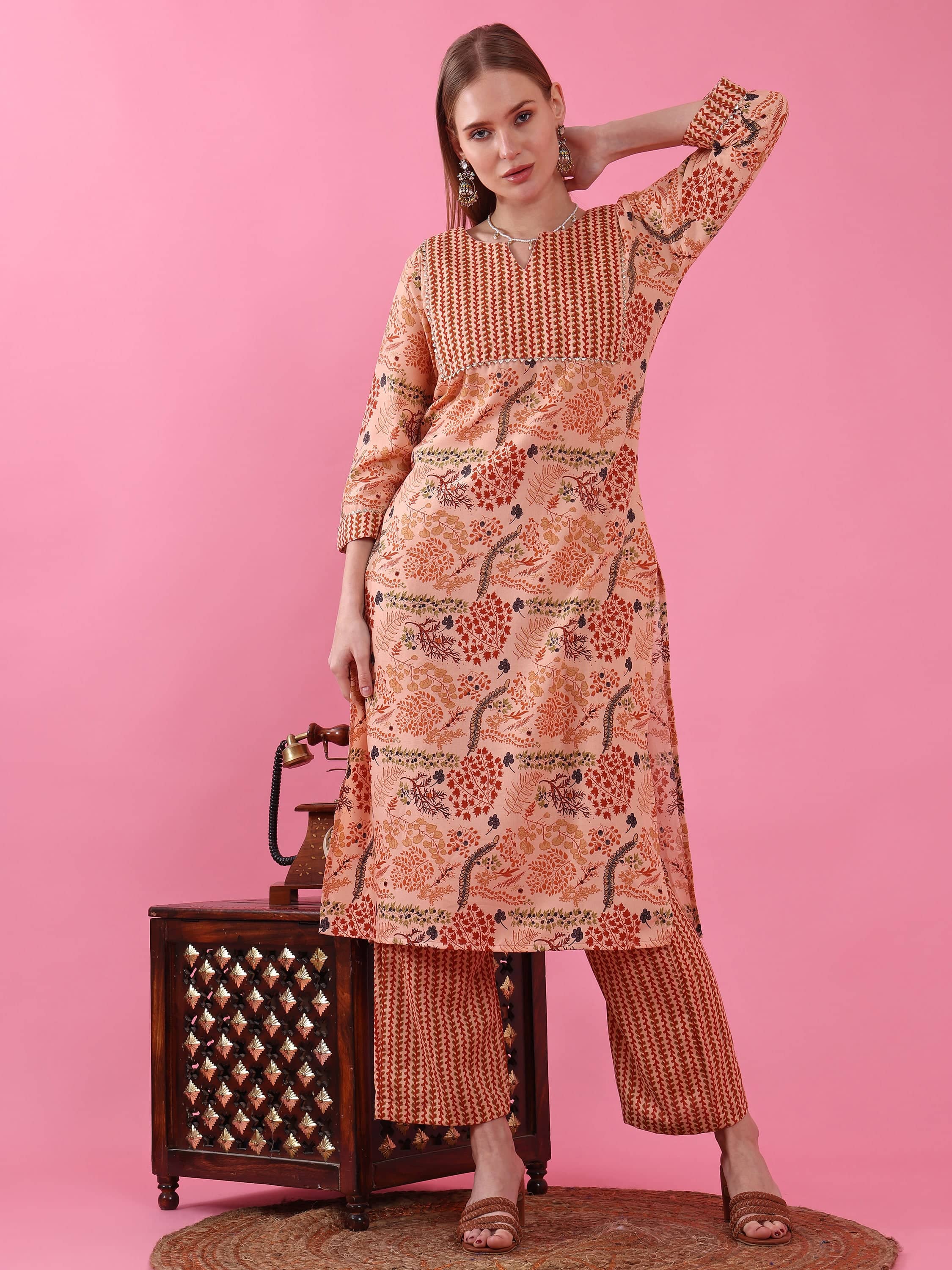 Sheetal associates Women Cotton Blend Printed Straight Kurti With Pants ( Orange )
