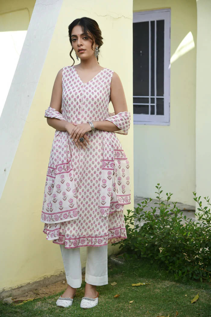     			Shivaradhya designers Women Cotton Printed A-line Kurti With Pants ( Off White )