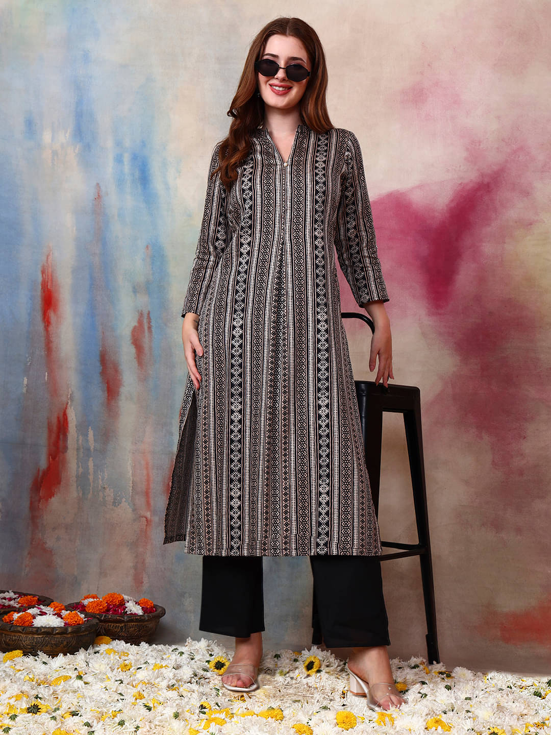 Tissu Women Cotton Printed Straight Kurti With Pants ( Black )     			Tissu Women Cotton Printed Straight Kurti With Pants ( Black )