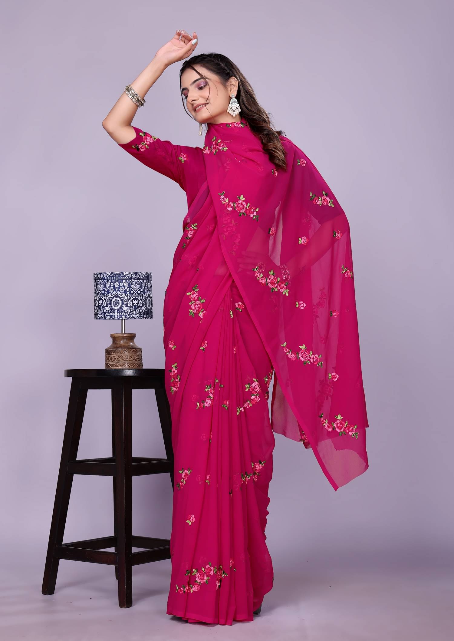     			Aika Georgette Embroidered Regular Saree With Unstitched Blouse Piece ( Mauve )