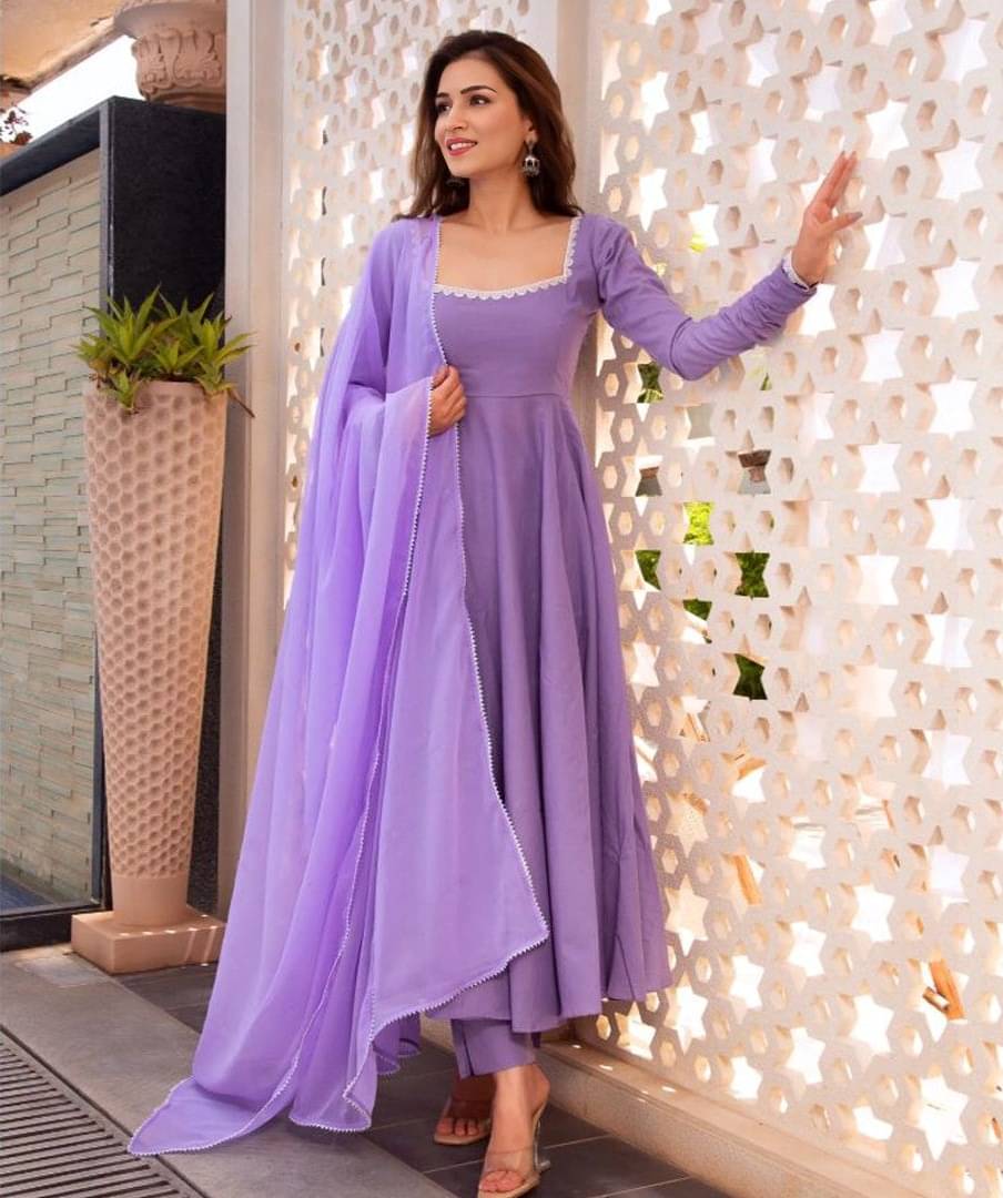     			Aika Women Georgette Flared Stitched Ethnic Gown With Dupatta ( Lavender )