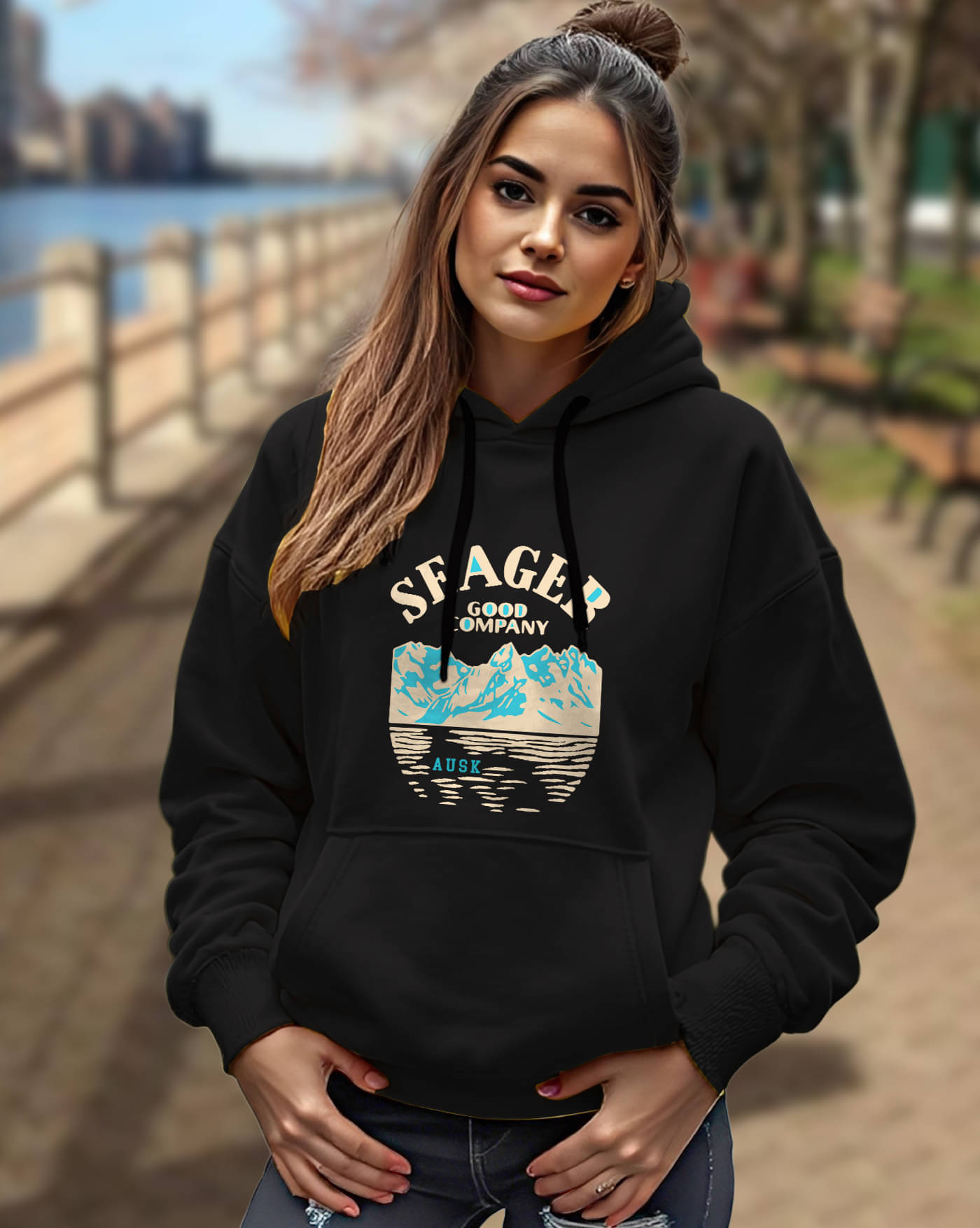     			ENITOR Women Fleece Hooded Sweatshirt For Light Winters ( Black )