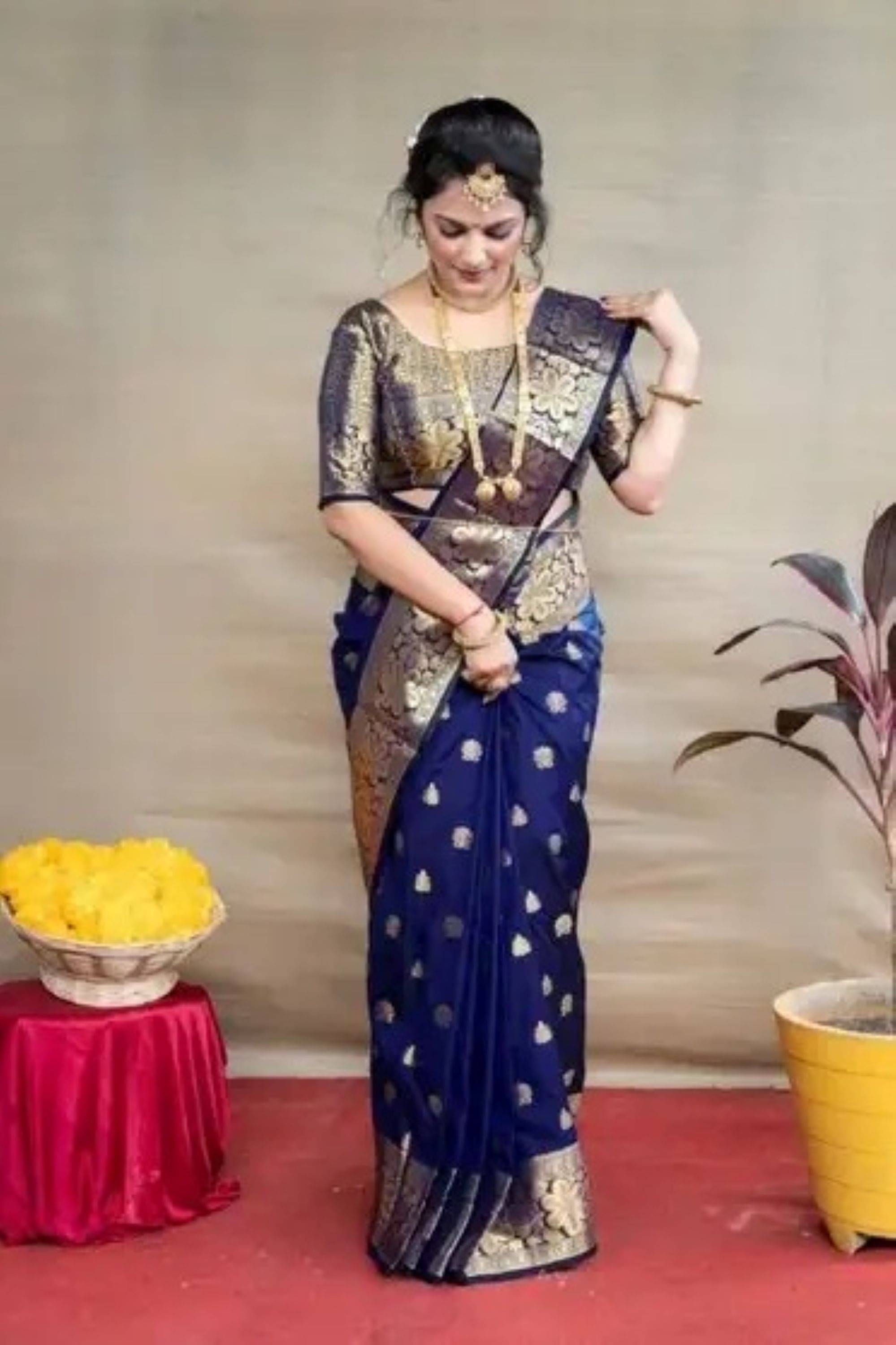     			Laadli Cotton Blend Self Design Banarasi saree With Unstitched Blouse Piece ( Navy Blue )