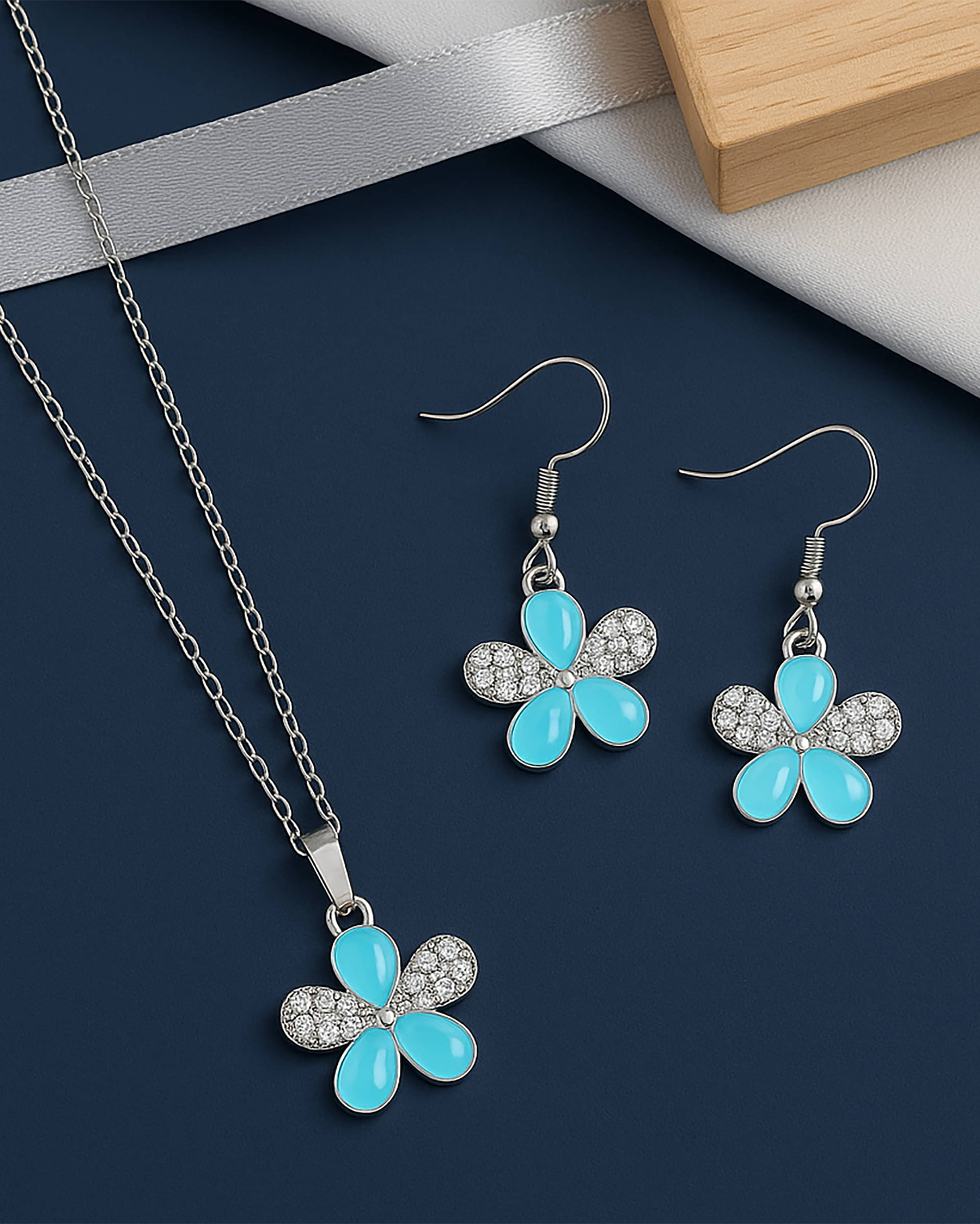     			SHAKH-KRIVA Blue Pendant set ( Pack of 1 )