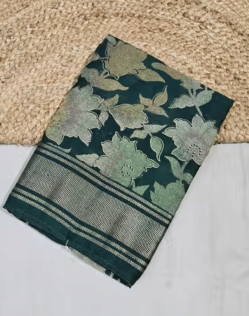     			VAANISRI Brasso Printed Regular Saree With Unstitched Blouse Piece ( Green )