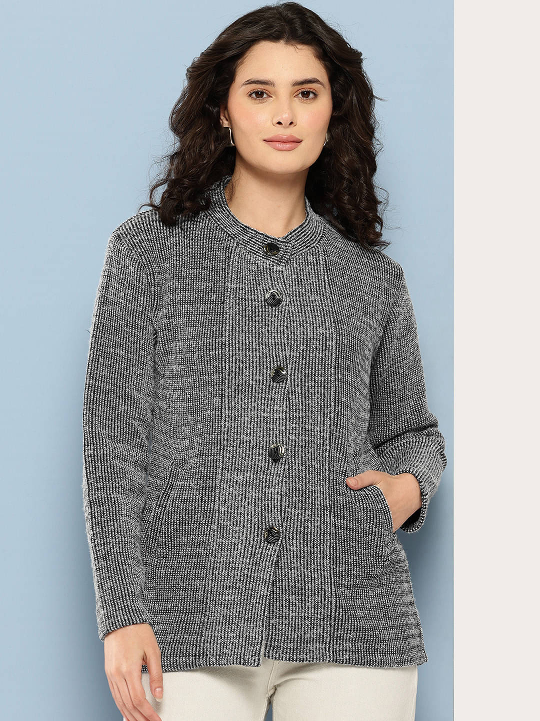Aarika Women Woollen Round Neck Sweater ( Black ) Aarika Women Woollen Round Neck Sweater ( Black )