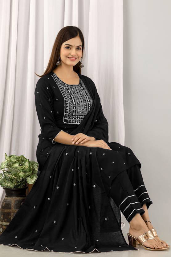 CITYTALK Women Rayon Printed Straight Kurti With Patiala Salwar ( Black ) CITYTALK Women Rayon Printed Straight Kurti With Patiala Salwar ( Black )