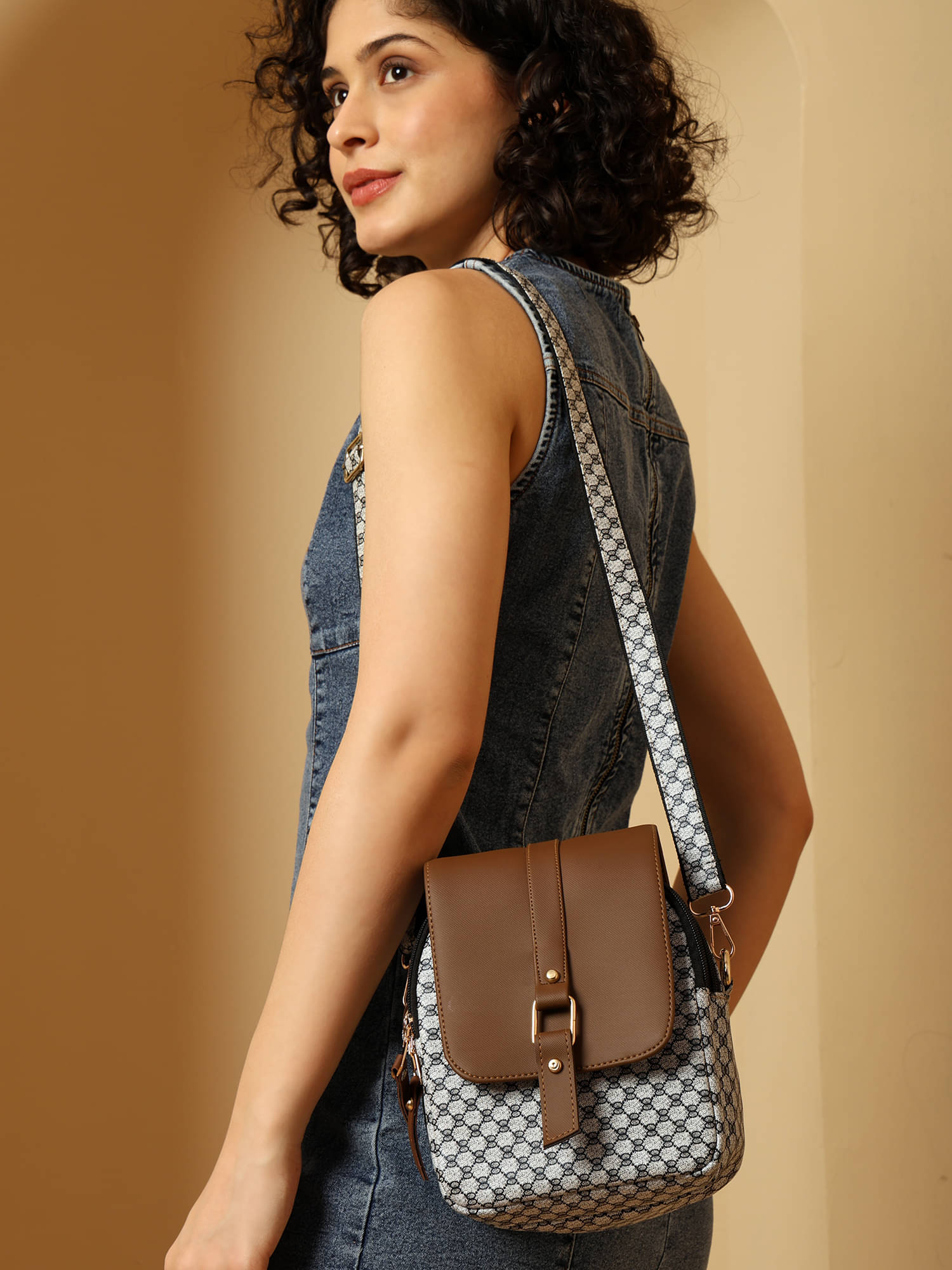     			ENSAC Sling Bag Rexin Set of 1 ( Black )