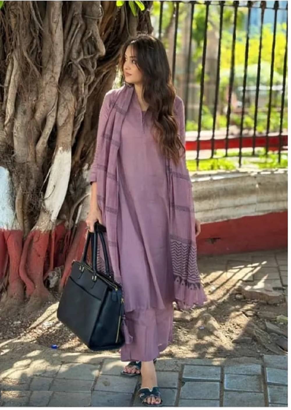     			Gobya Women Rayon Solid Straight Kurti With Pants ( Purple )