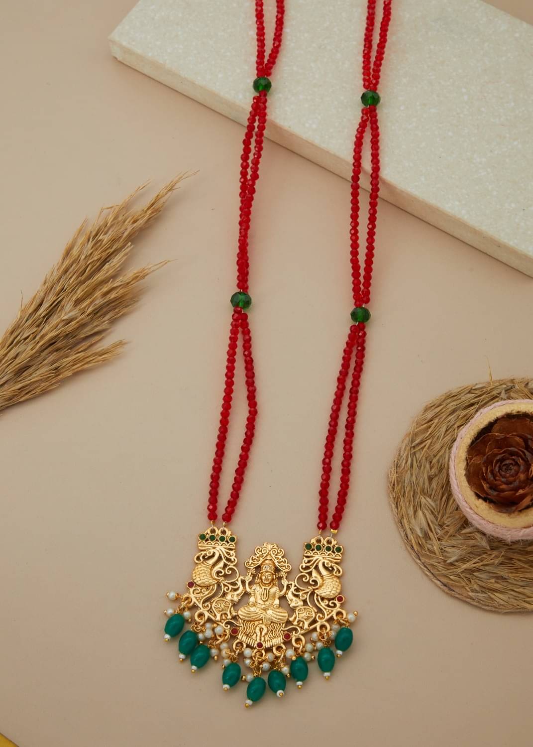     			ROFARWORD Gold Brass Necklace Set ( Pack of 1 )