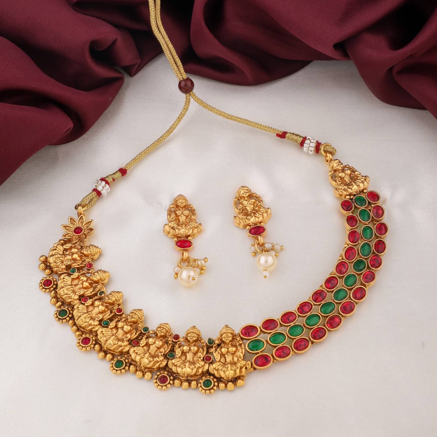     			ROFARWORD Gold Brass Necklace Set ( Pack of 1 )