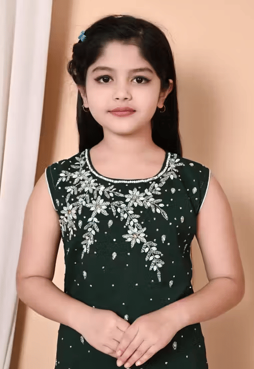     			DS DRESSES Girls Georgette Kurti with Pants ( Pack of 2 , Green )
