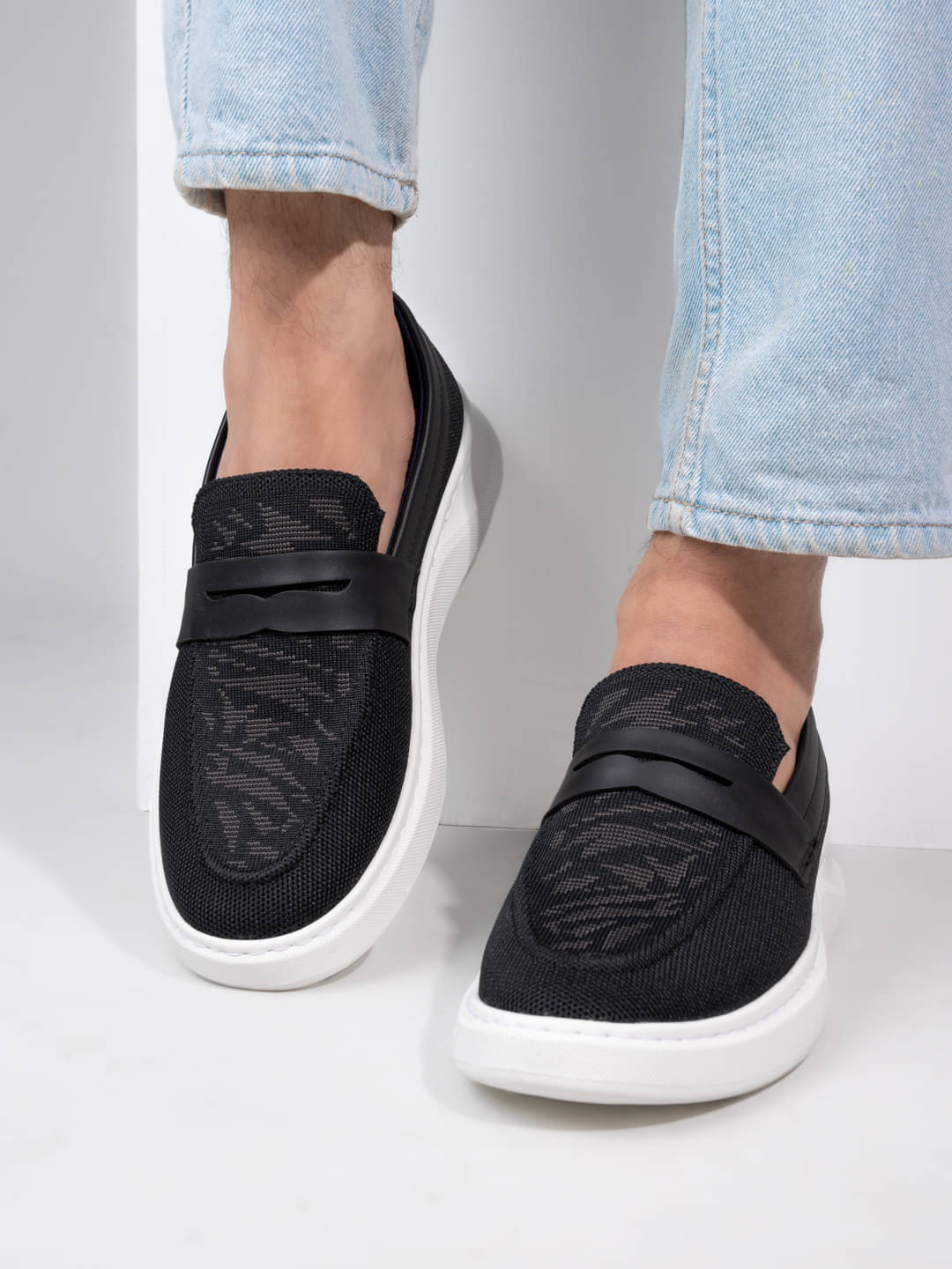     			Fentacia Black Men's Slip on Shoes