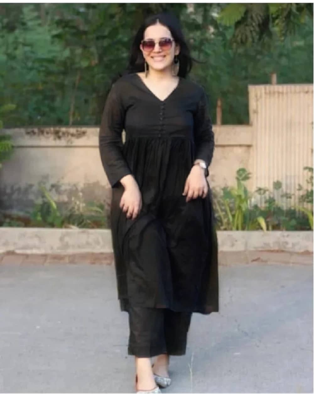 Gobya Women Rayon Solid Flared Kurti With Pants ( Black )