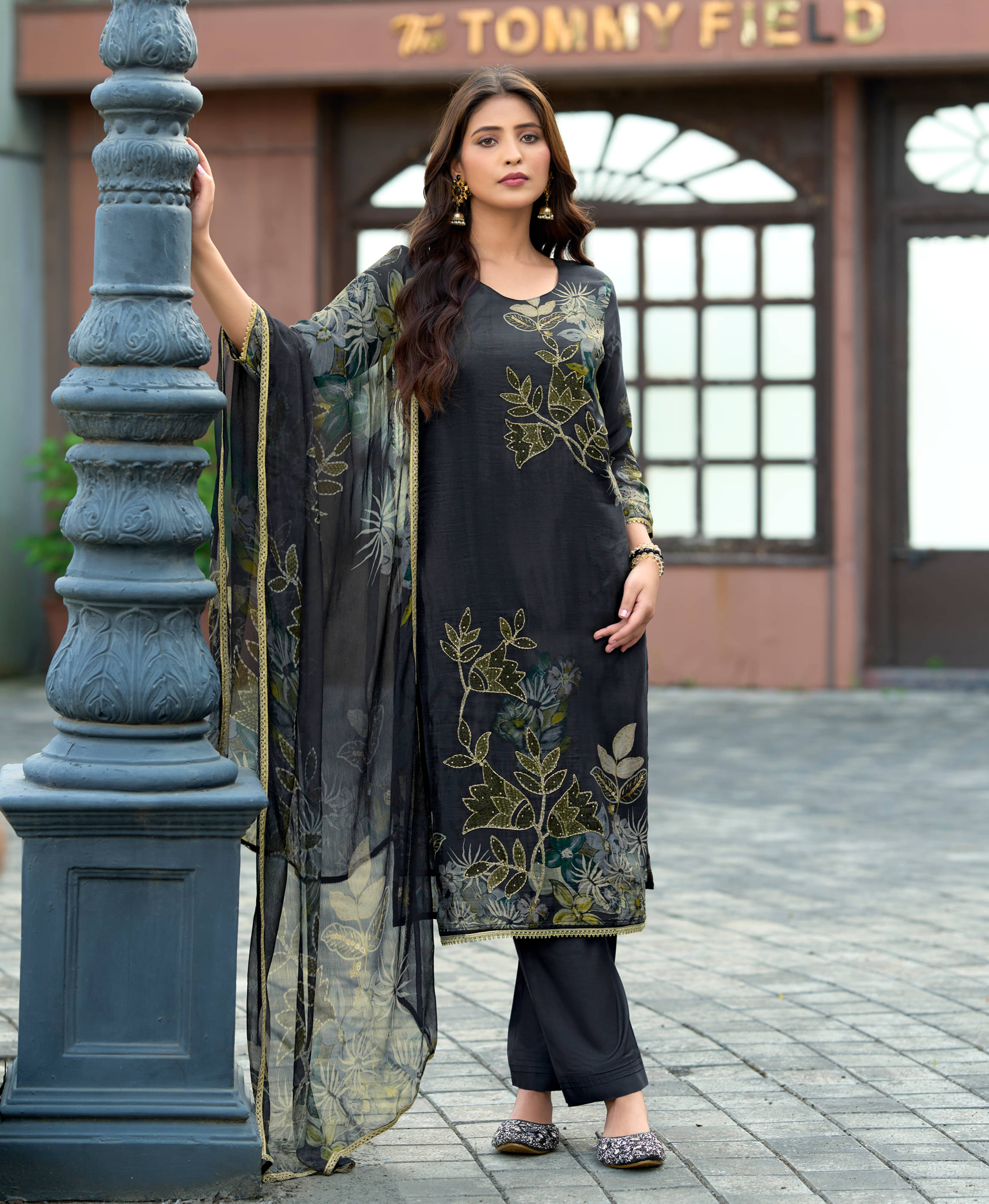     			MOJILAA Women Organza Printed Straight Kurti With Pants ( Black )