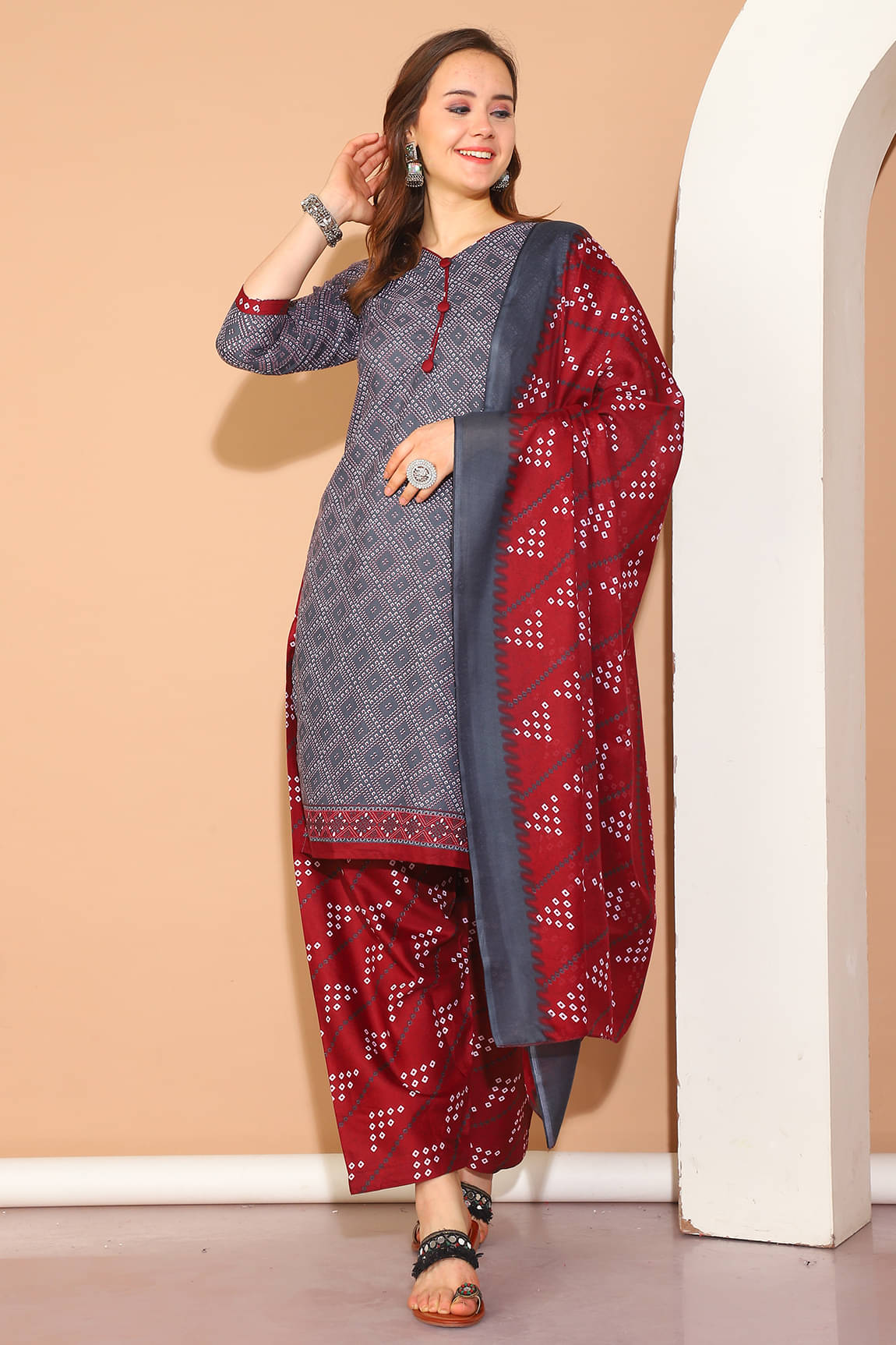 ROLYPOLY Women Cotton Blend Printed Straight Kurti With Patiala Salwar ( Grey )     			ROLYPOLY Women Cotton Blend Printed Straight Kurti With Patiala Salwar ( Grey )