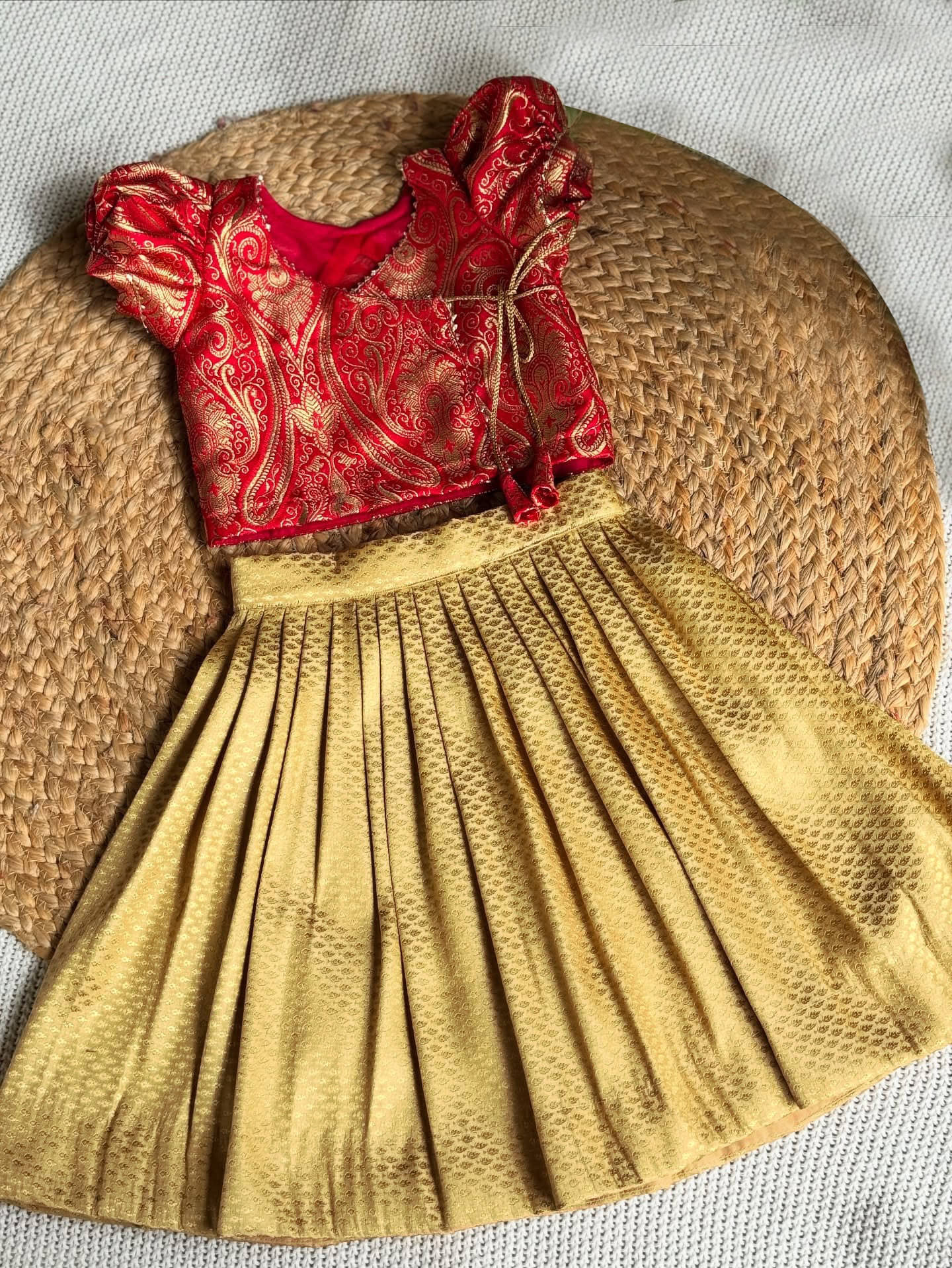     			kedar fab Jacquard Lehenga Choli Set For Girls ( Pack of 1 , Gold )