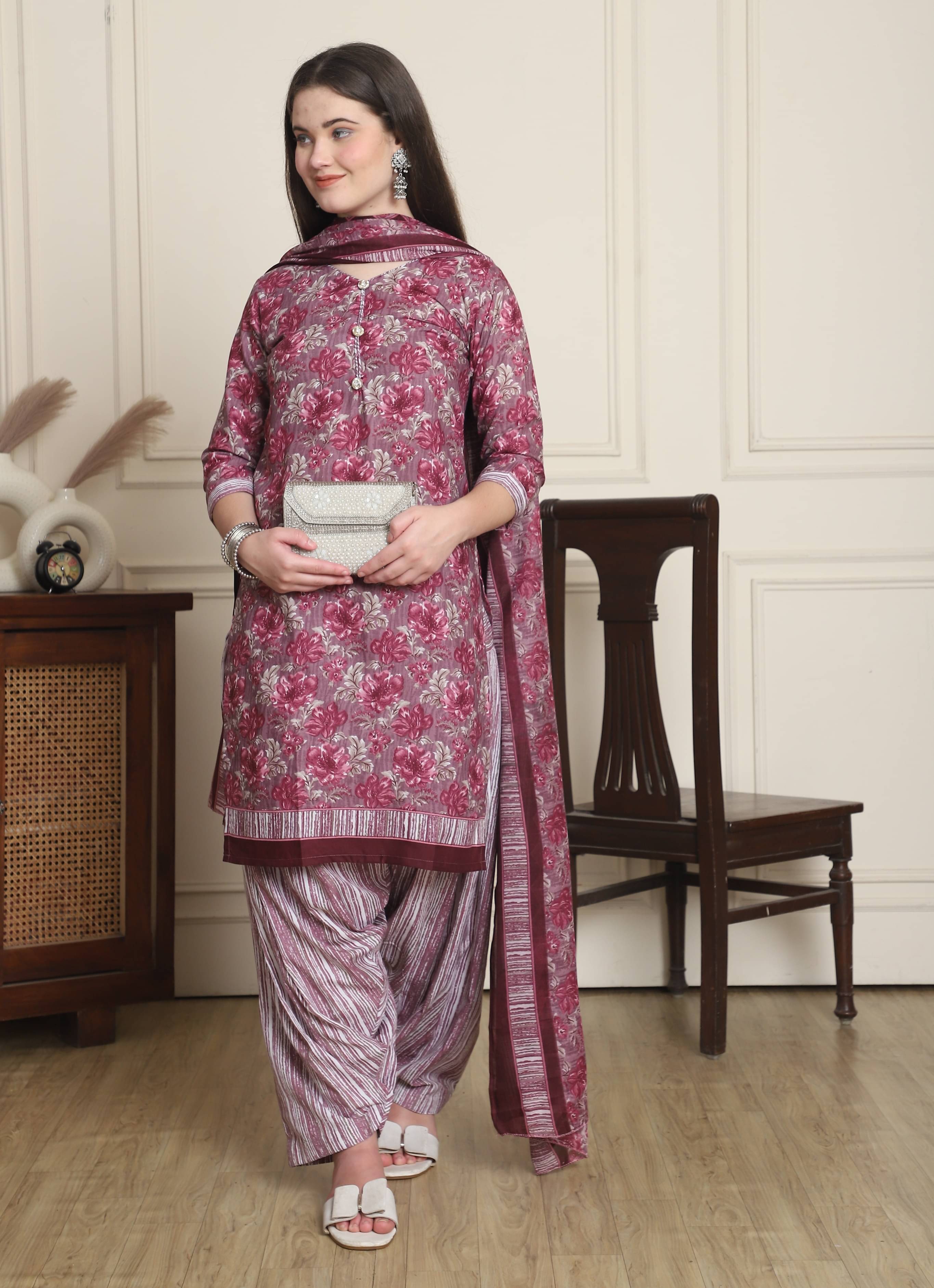 Aaradhya Fashion Women Cotton Blend Printed Straight Kurti With Patiala Salwar ( Wine )     			Aaradhya Fashion Women Cotton Blend Printed Straight Kurti With Patiala Salwar ( Wine )