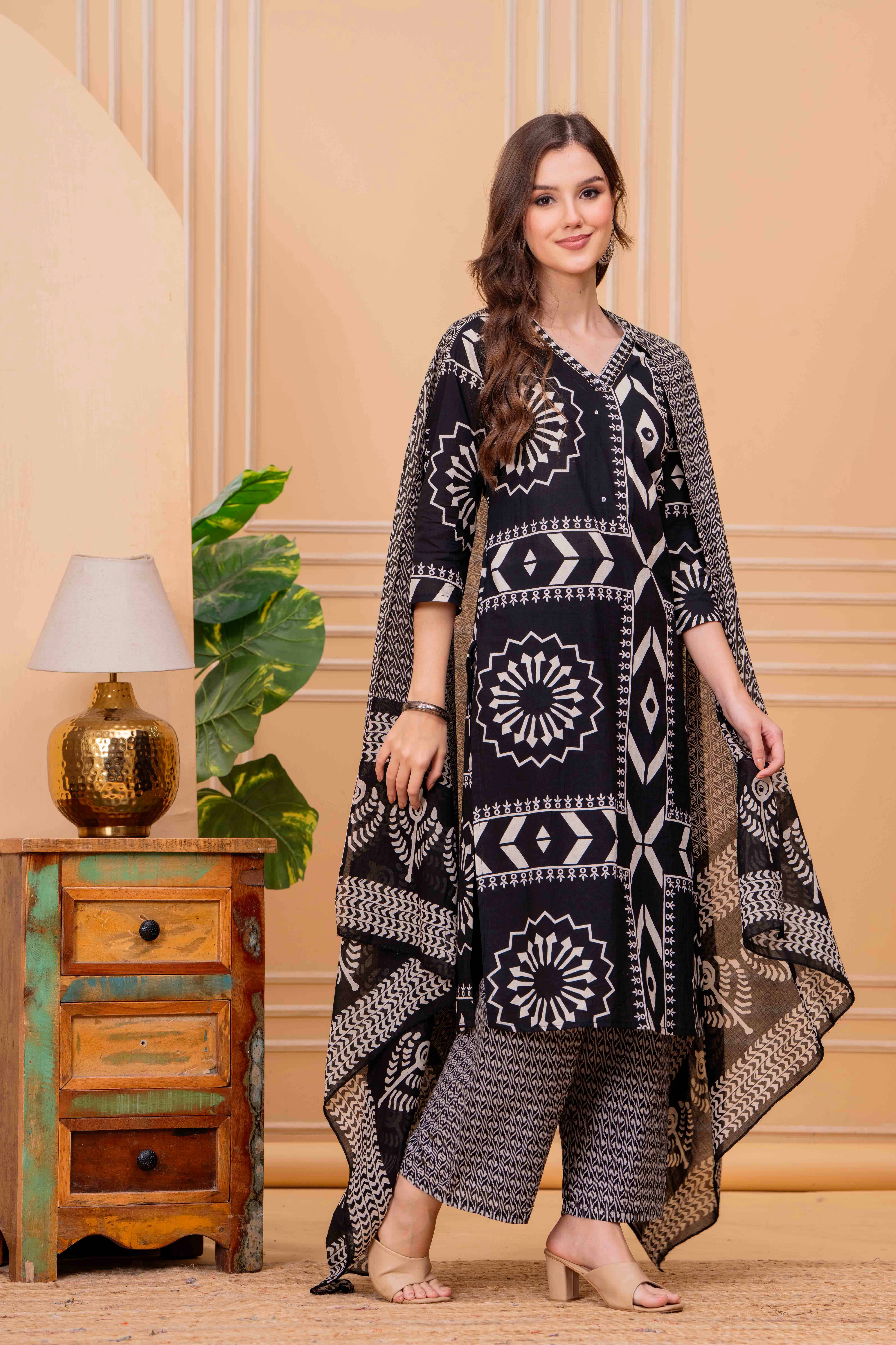 Jyoti Women Cotton Blend Self Design Straight Kurti With Pants ( Black ) Jyoti Women Cotton Blend Self Design Straight Kurti With Pants ( Black )