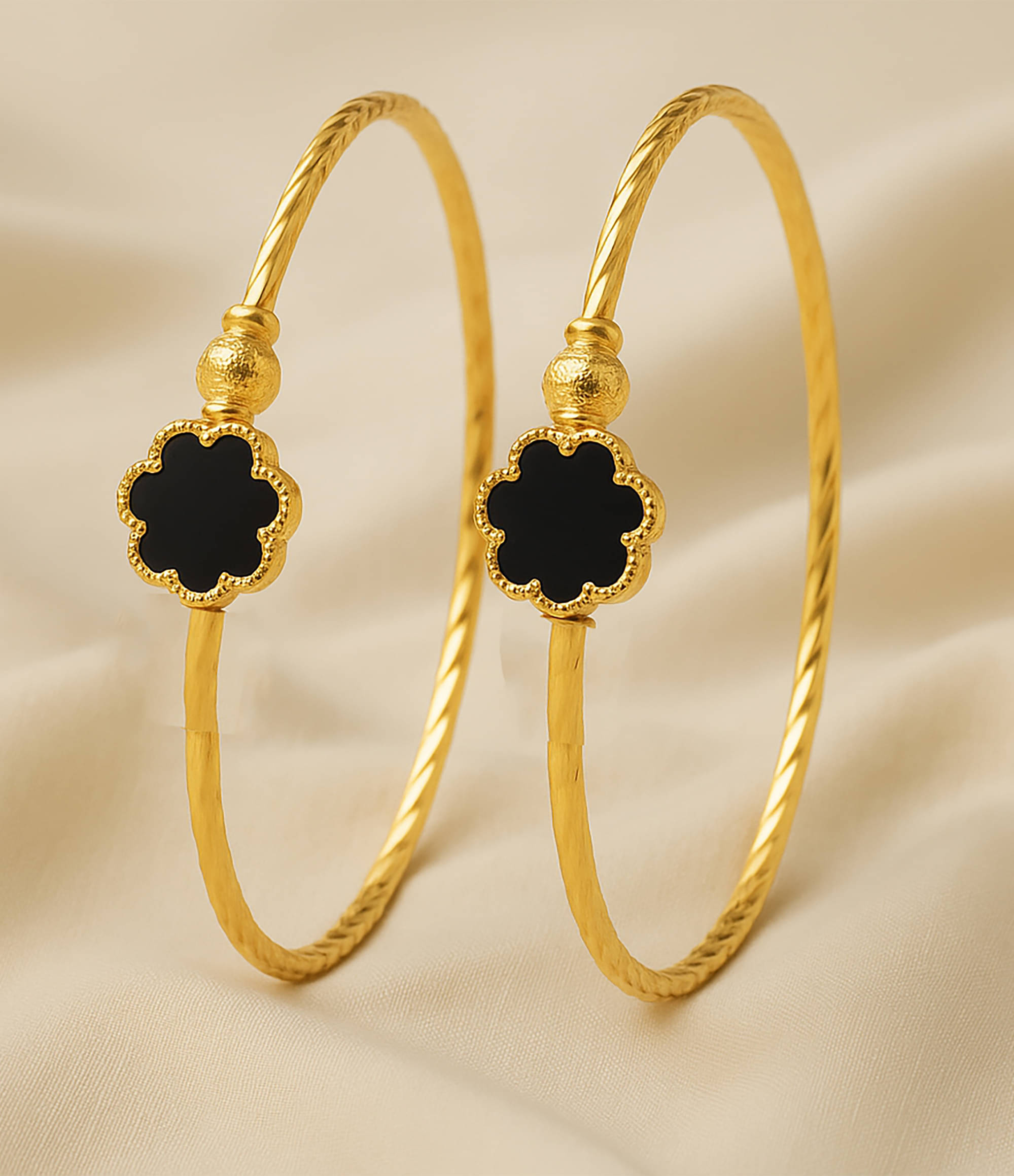 KRIMO Gold Bangle ( Pack of 1 ) KRIMO Gold Bangle ( Pack of 1 )