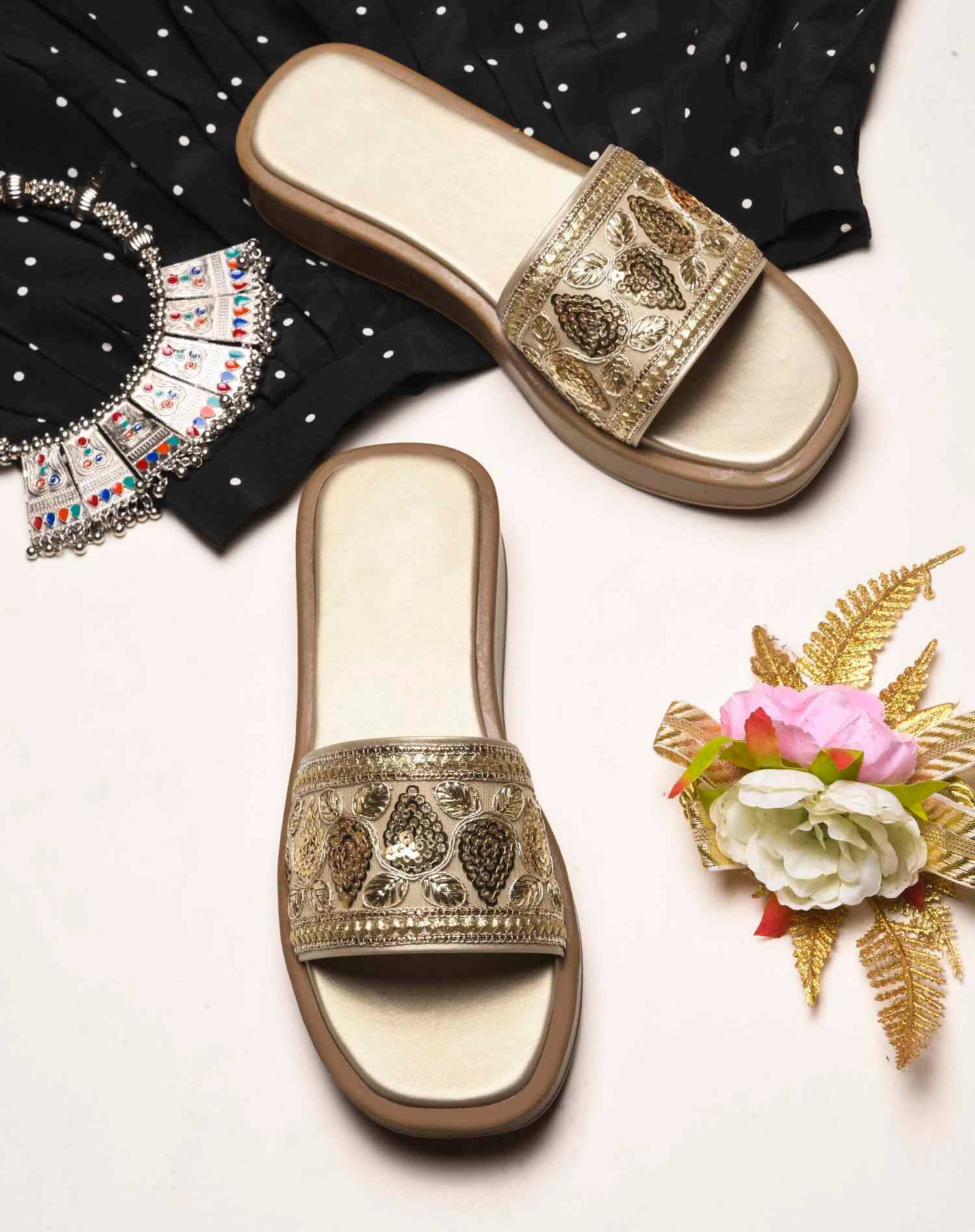 Try me Beige Women's Flats Try me Beige Women's Flats