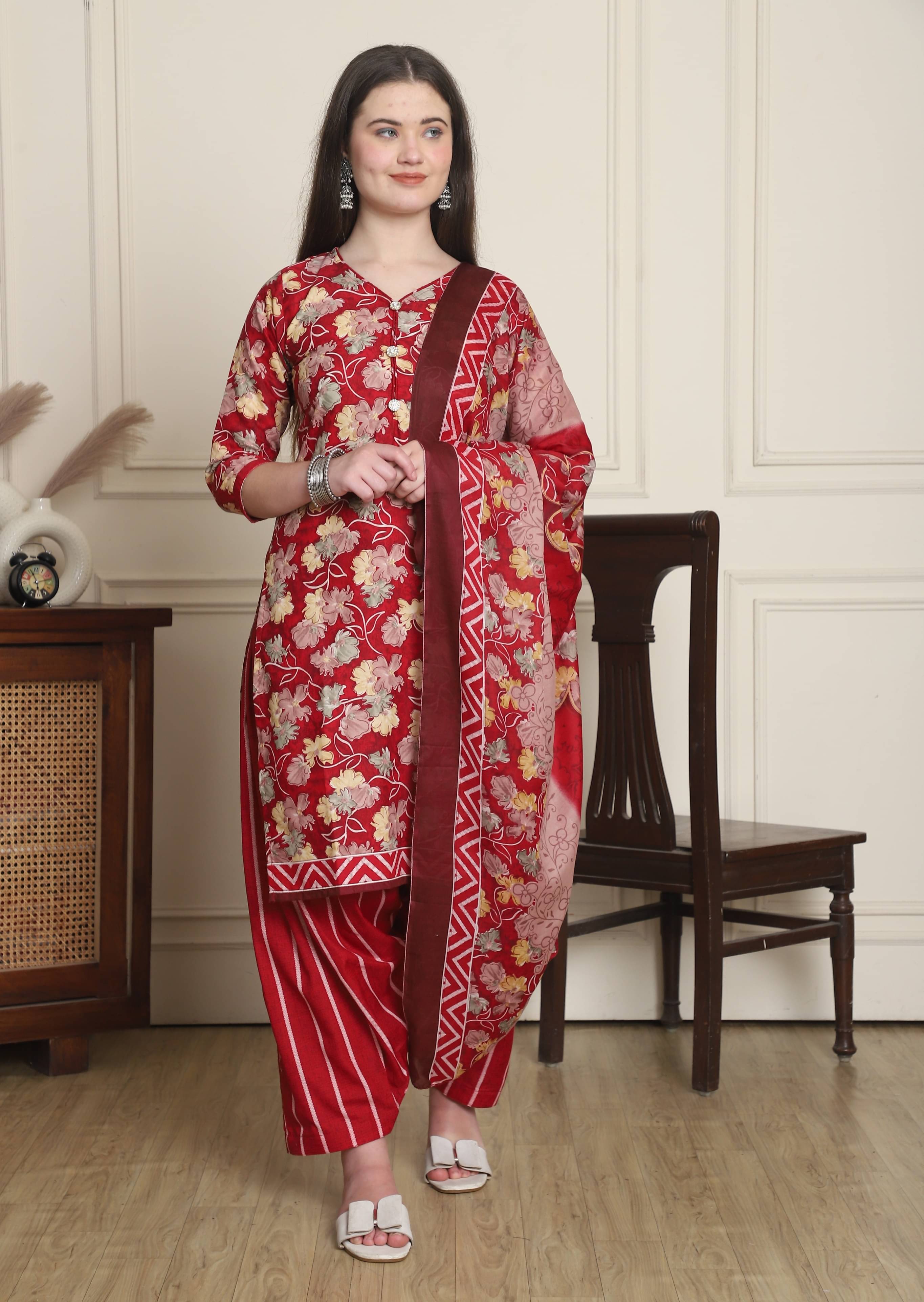 Wonder Weaves Women Cotton Blend Printed Straight Kurti With Patiala Salwar ( Red ) Wonder Weaves Women Cotton Blend Printed Straight Kurti With Patiala Salwar ( Red )