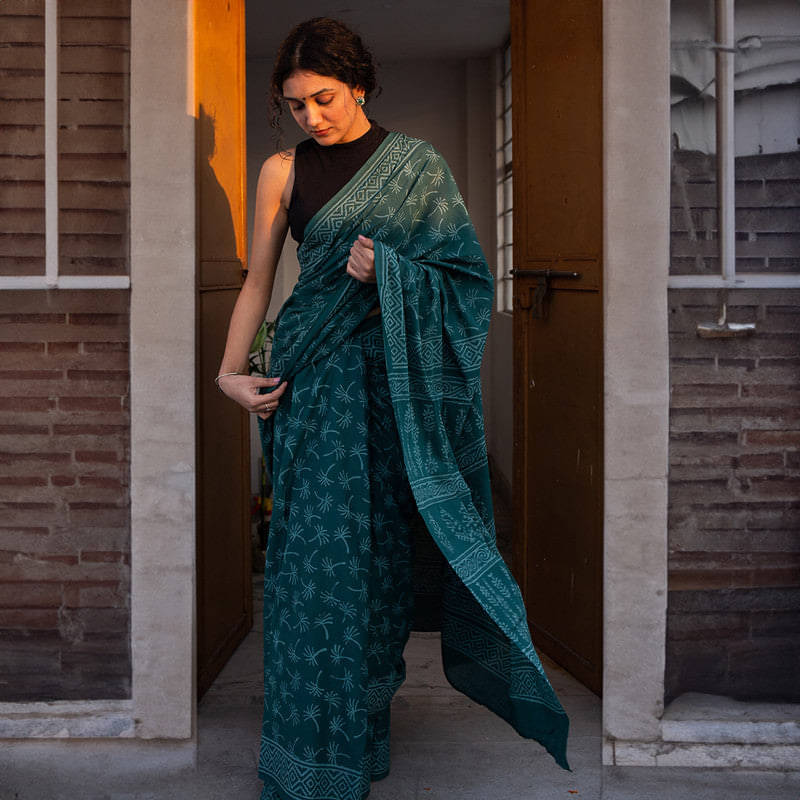     			Estela Cotton Printed Regular Saree With Unstitched Blouse Piece ( Teal )