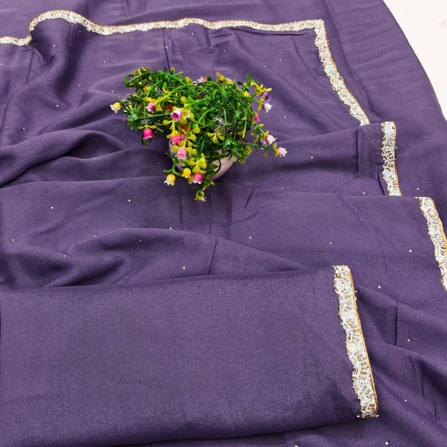     			Madhav Art Georgette Solid Regular Saree With Unstitched Blouse Piece ( Lavender )
