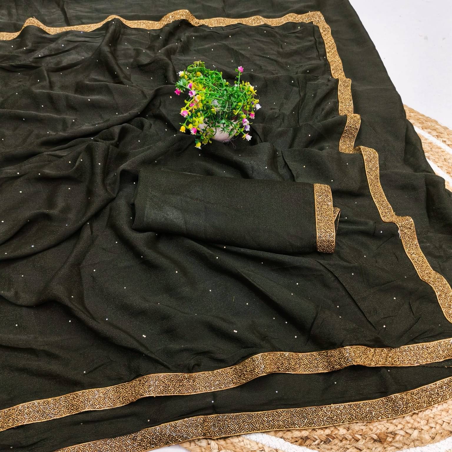     			Madhav Art Georgette Solid Regular Saree With Unstitched Blouse Piece ( Black )