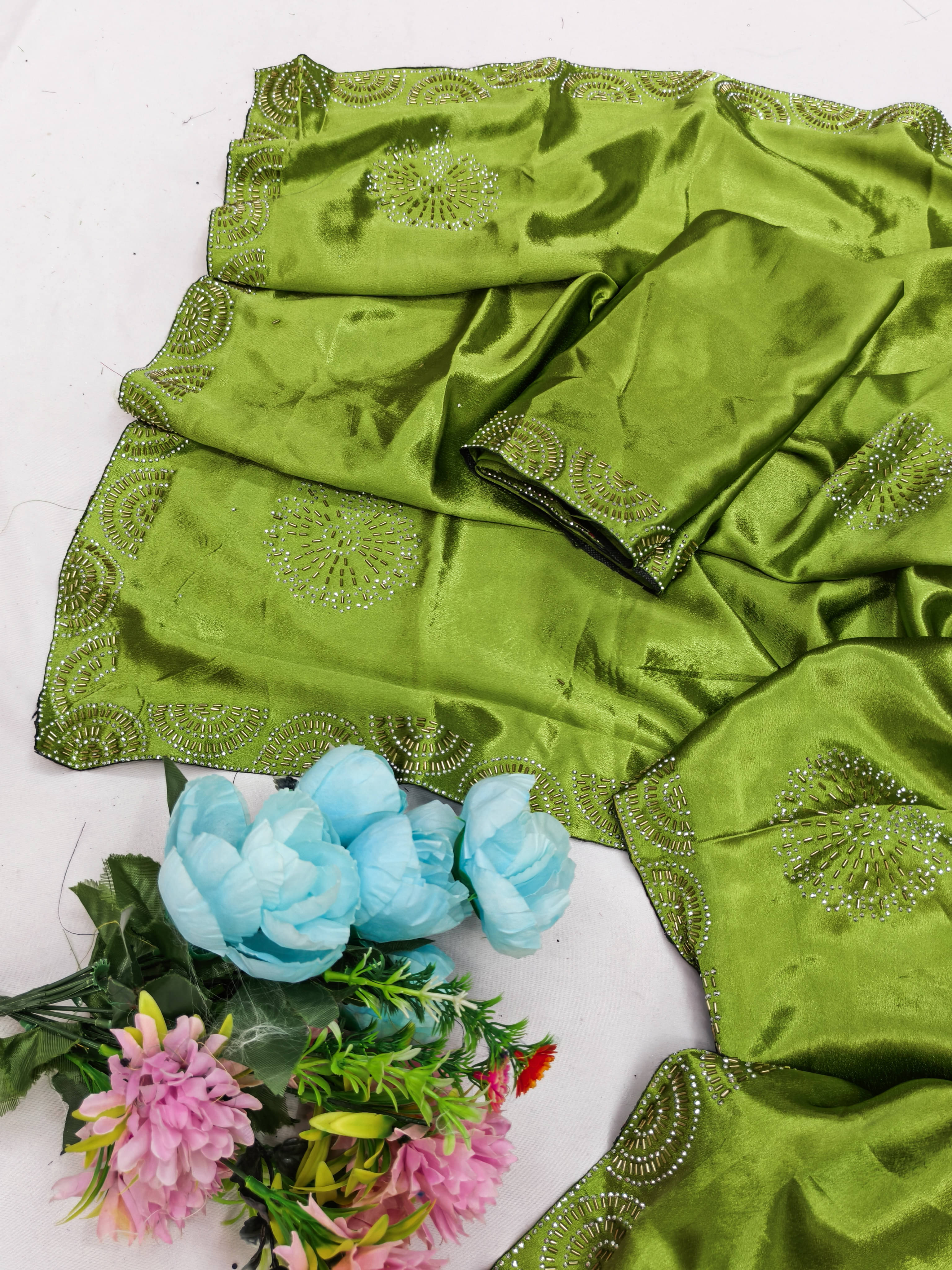 Madhav Art Silk Embellished Regular Saree With Unstitched Blouse Piece ( Green ) Madhav Art Silk Embellished Regular Saree With Unstitched Blouse Piece ( Green )