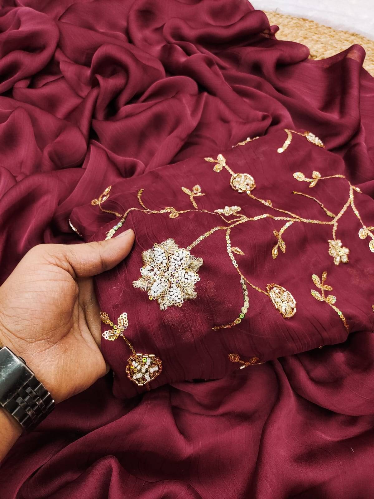 Madhav Art Silk Solid Regular Saree With Unstitched Blouse Piece ( Maroon ) Madhav Art Silk Solid Regular Saree With Unstitched Blouse Piece ( Maroon )