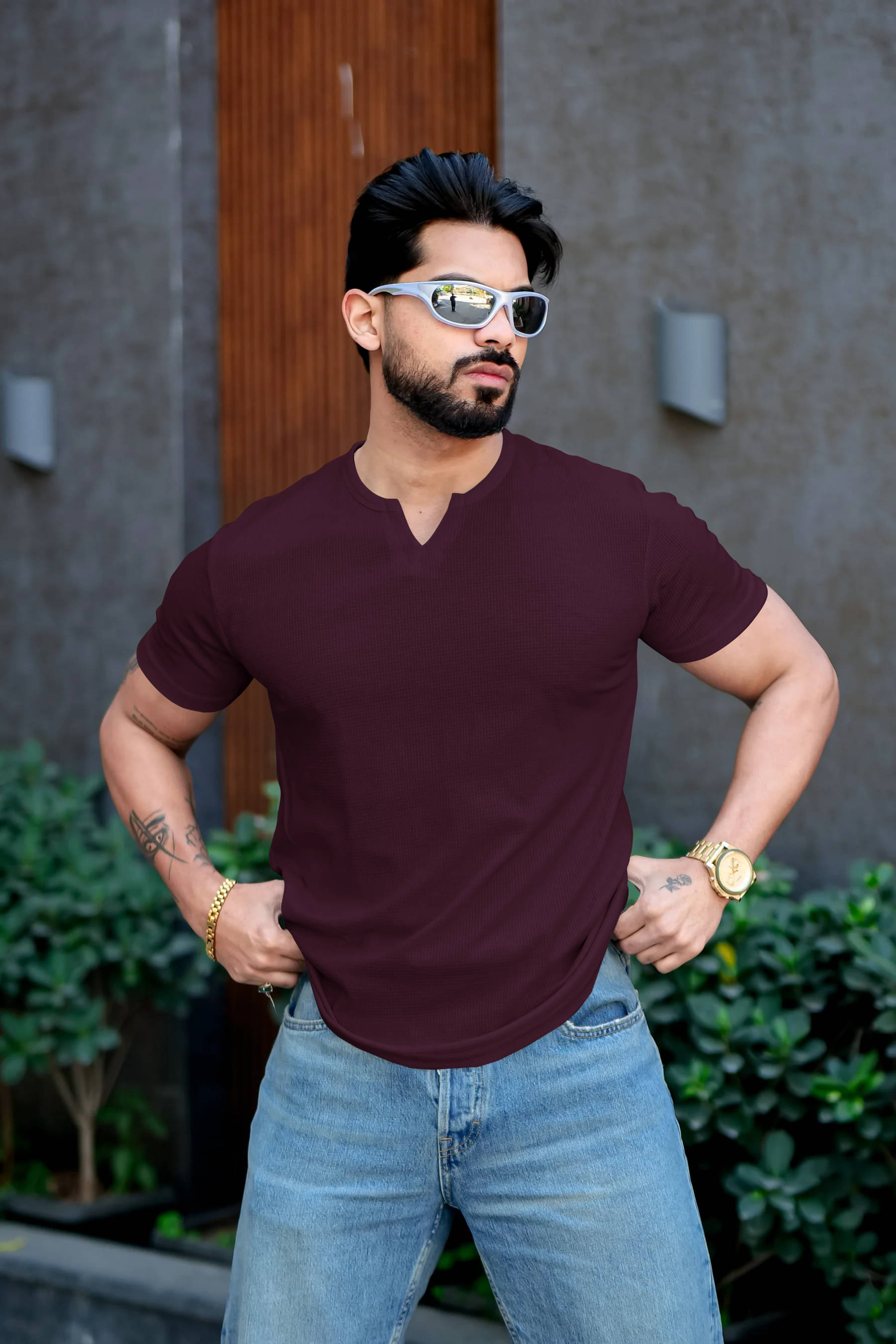 RUFICA Men Cotton Blend Regular Fit Self Design T-Shirt ( Maroon )     			RUFICA Men Cotton Blend Regular Fit Self Design T-Shirt ( Maroon )