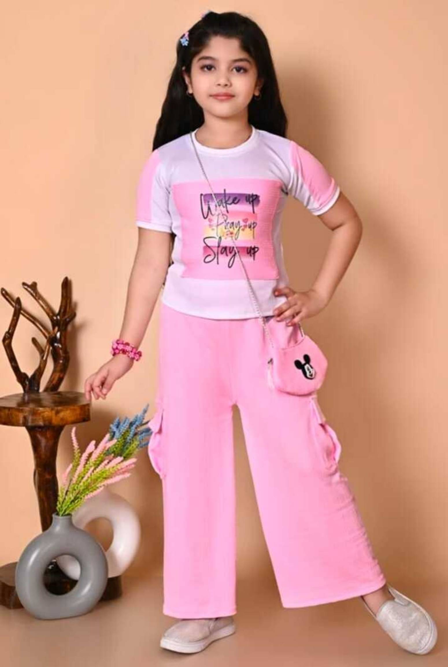     			SM glob Pack of 1 Girls Cotton Blend T-shirt & Cargos ( Pink )
