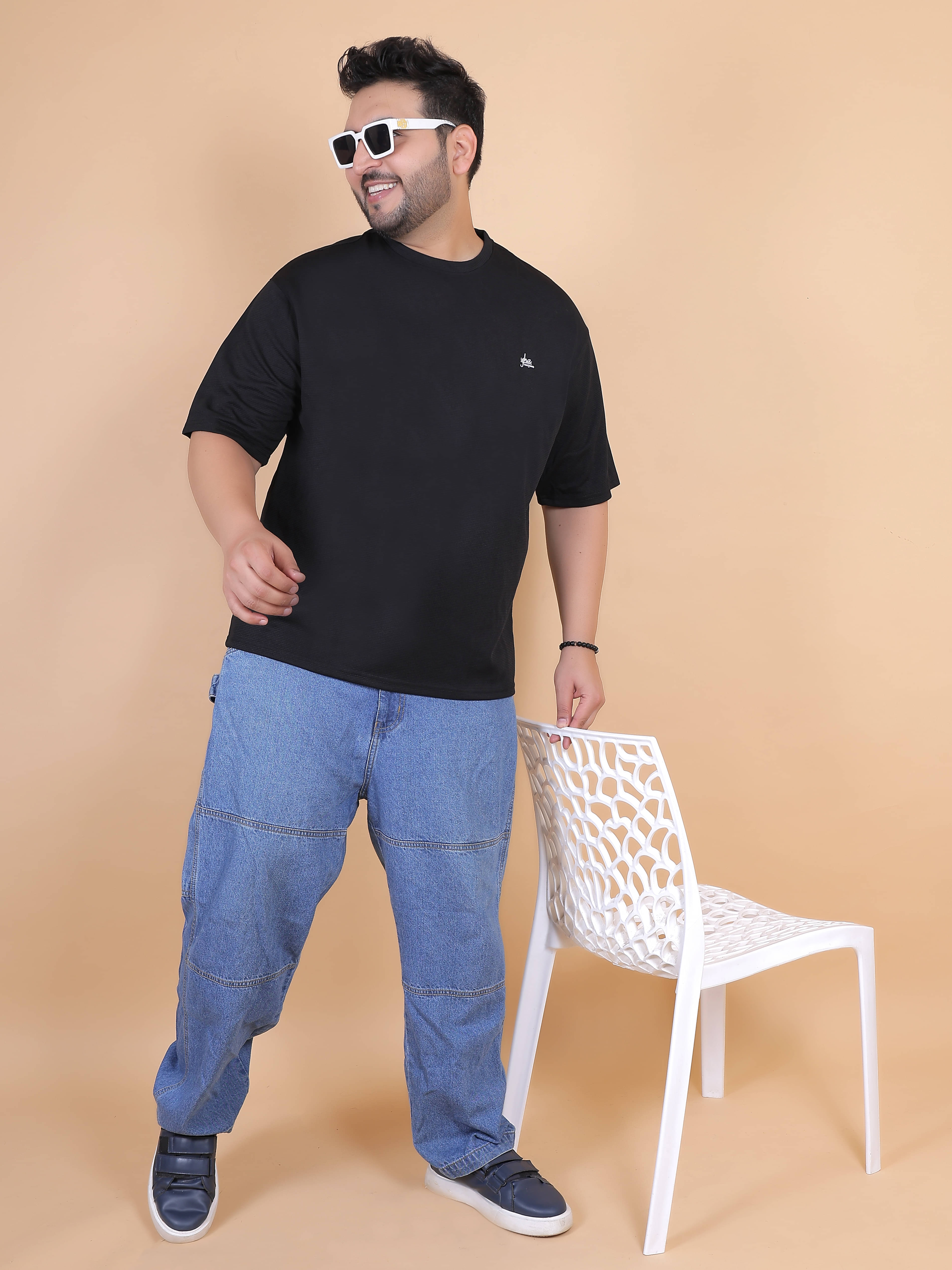     			YHA Men Polyester Oversized Fit Solid T-Shirt ( Black )