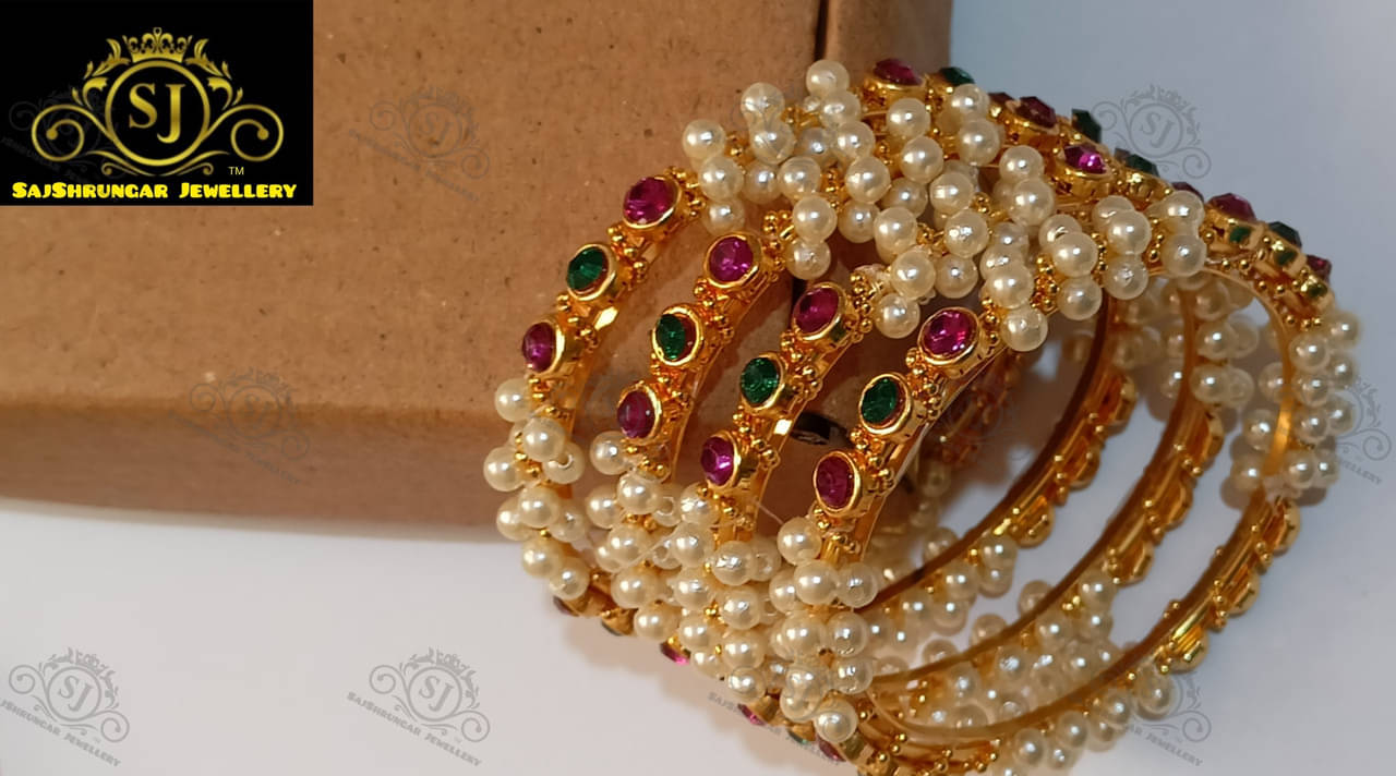     			SAJSHRUNGAR JEWELLERY Gold Bangle Set ( Pack of 4 )