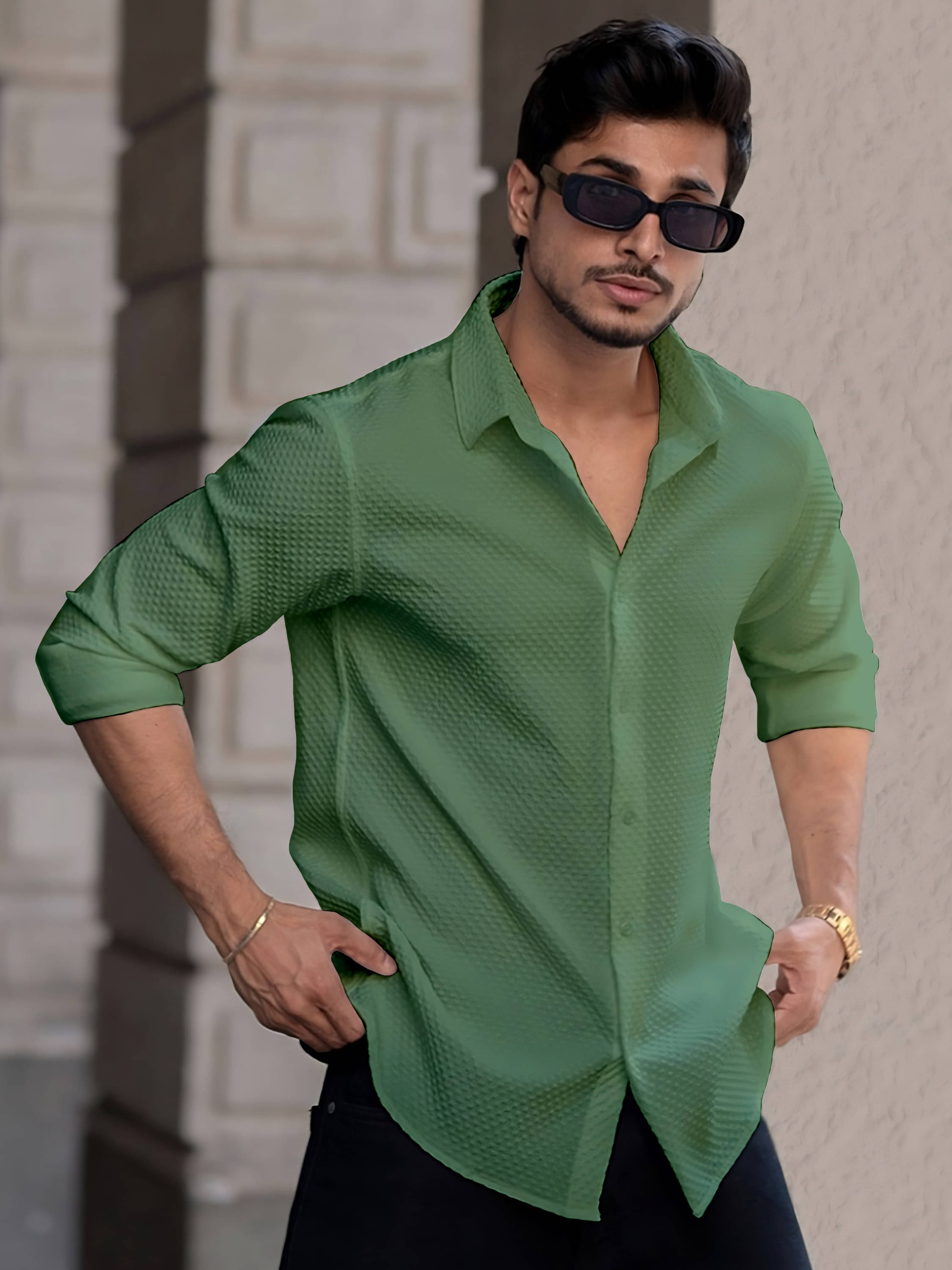 color bucket Cotton Blend Regular Fit Popcorn Textured Full Sleeves Men's Casual Shirt - Green ( Pack of 1 )     			color bucket Cotton Blend Regular Fit Popcorn Textured Full Sleeves Men's Casual Shirt - Green ( Pack of 1 )