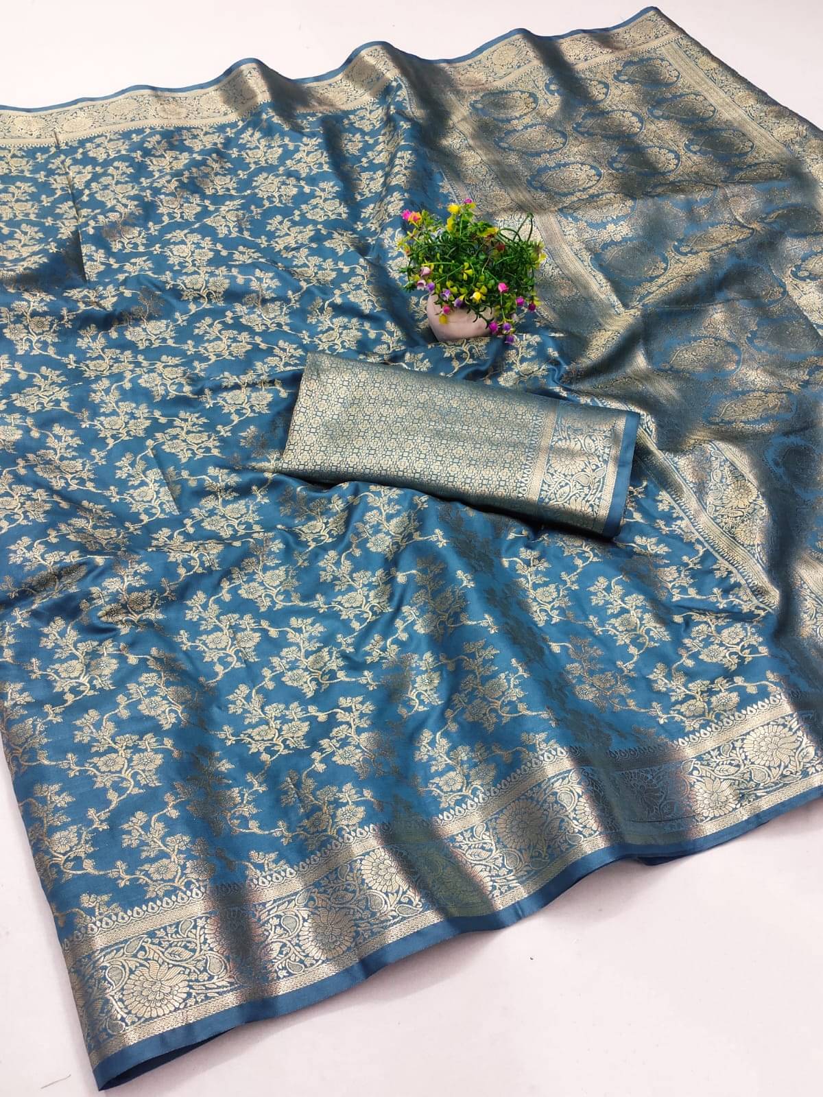     			A TO Z CART Bangalore Silk Solid Regular Saree With Unstitched Blouse Piece ( Rama )