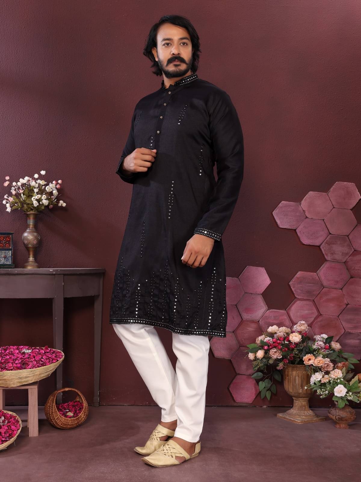     			AMAR VSTRA Black Silk Men's Regular Kurta ( Pack of 1 )