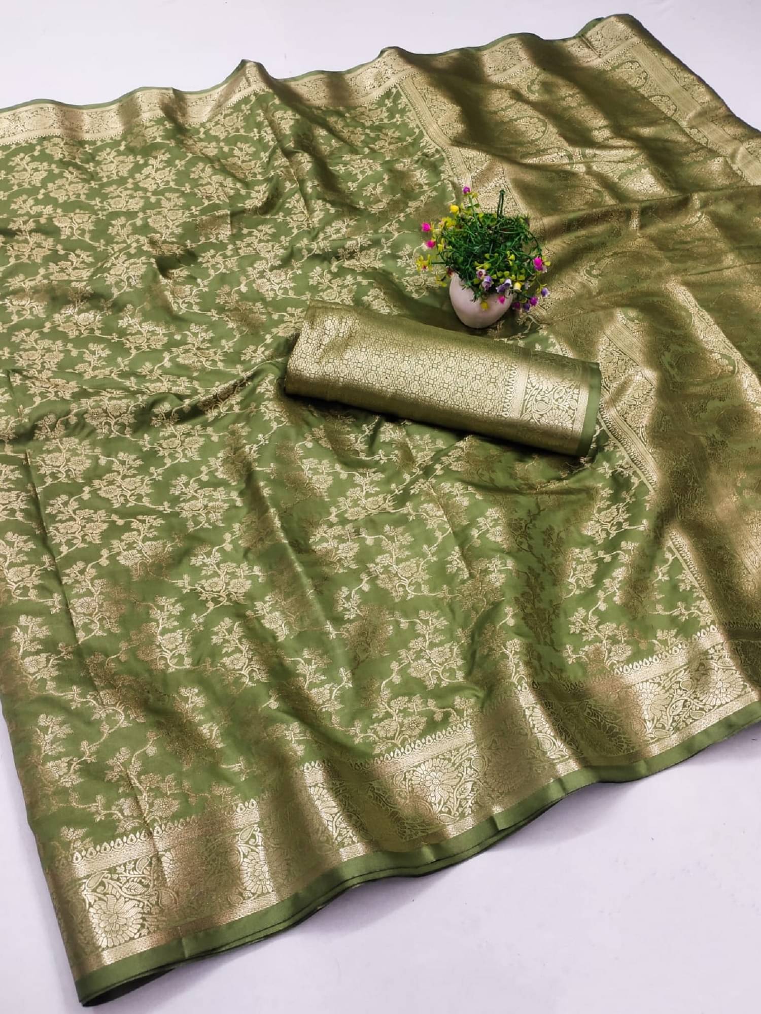     			Aika Bangalore Silk Embroidered Regular Saree With Unstitched Blouse Piece ( Sea Green )