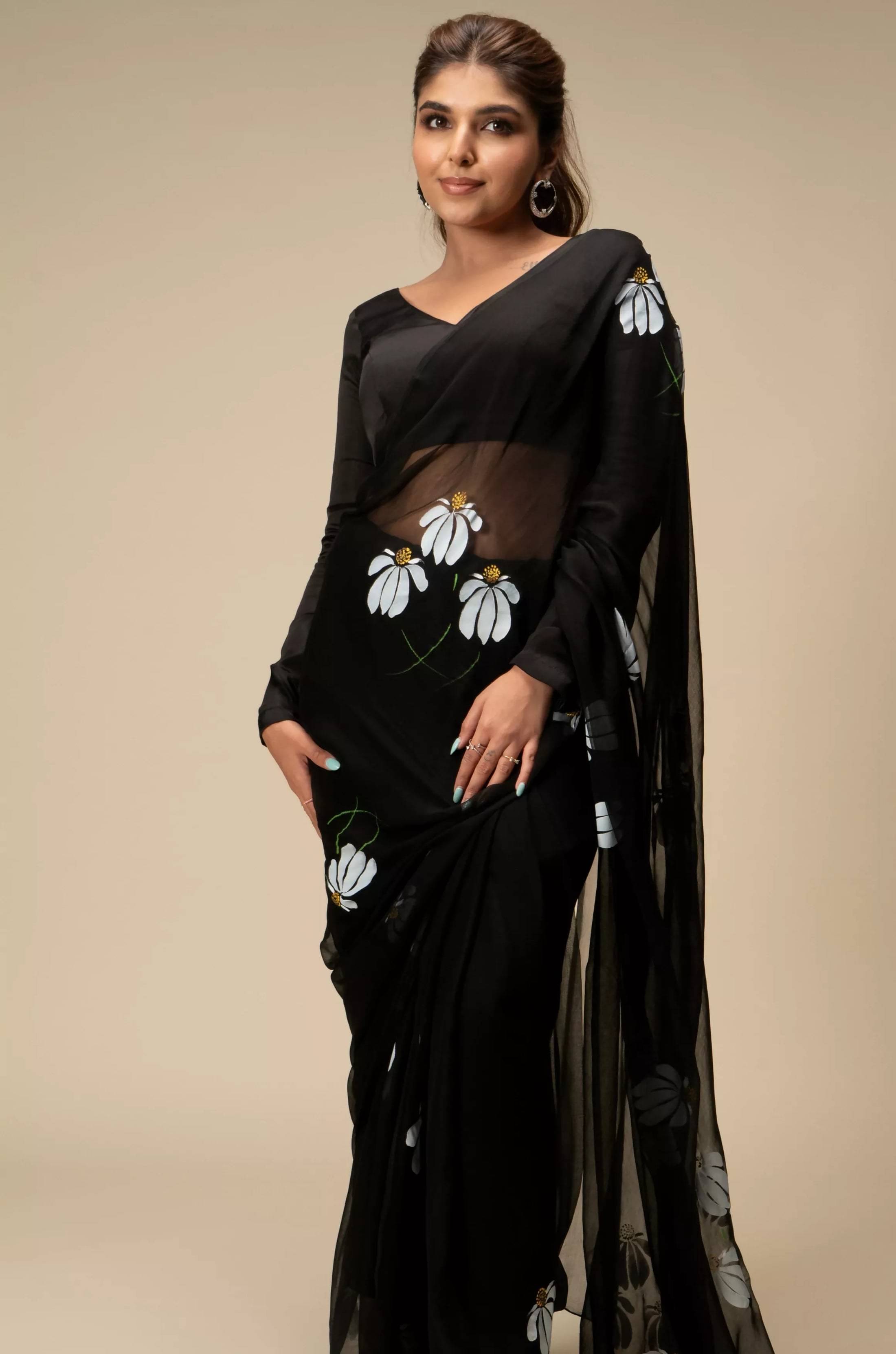     			Apnisha Linen Printed Regular Saree With Unstitched Blouse Piece ( Black )