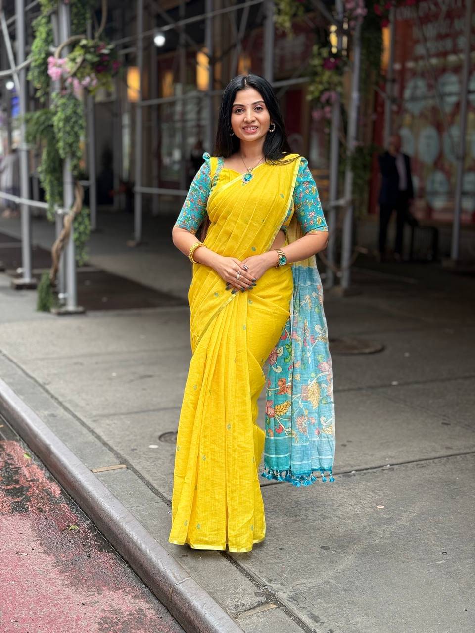 Apnisha Linen Printed Regular Saree With Unstitched Blouse Piece ( Yellow ) Apnisha Linen Printed Regular Saree With Unstitched Blouse Piece ( Yellow )