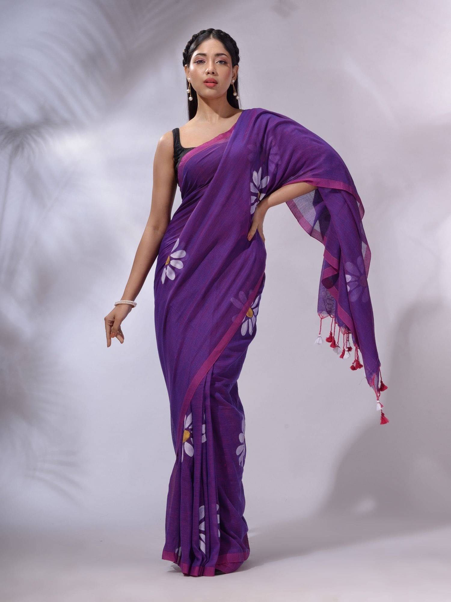 Apnisha Linen Printed Regular Saree With Unstitched Blouse Piece ( Purple ) Apnisha Linen Printed Regular Saree With Unstitched Blouse Piece ( Purple )