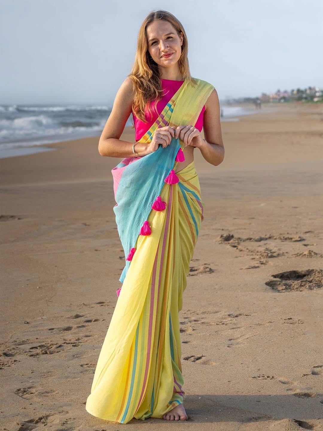     			Apnisha Linen Striped Regular Saree With Unstitched Blouse Piece ( Lime Green1 )