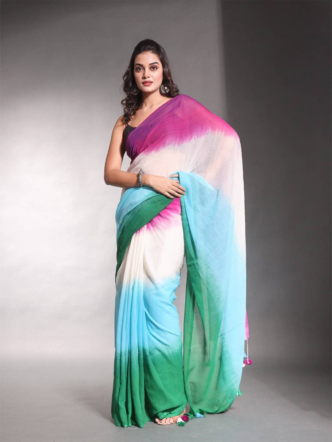     			Apnisha Linen Dyed Regular Saree With Unstitched Blouse Piece ( Green )