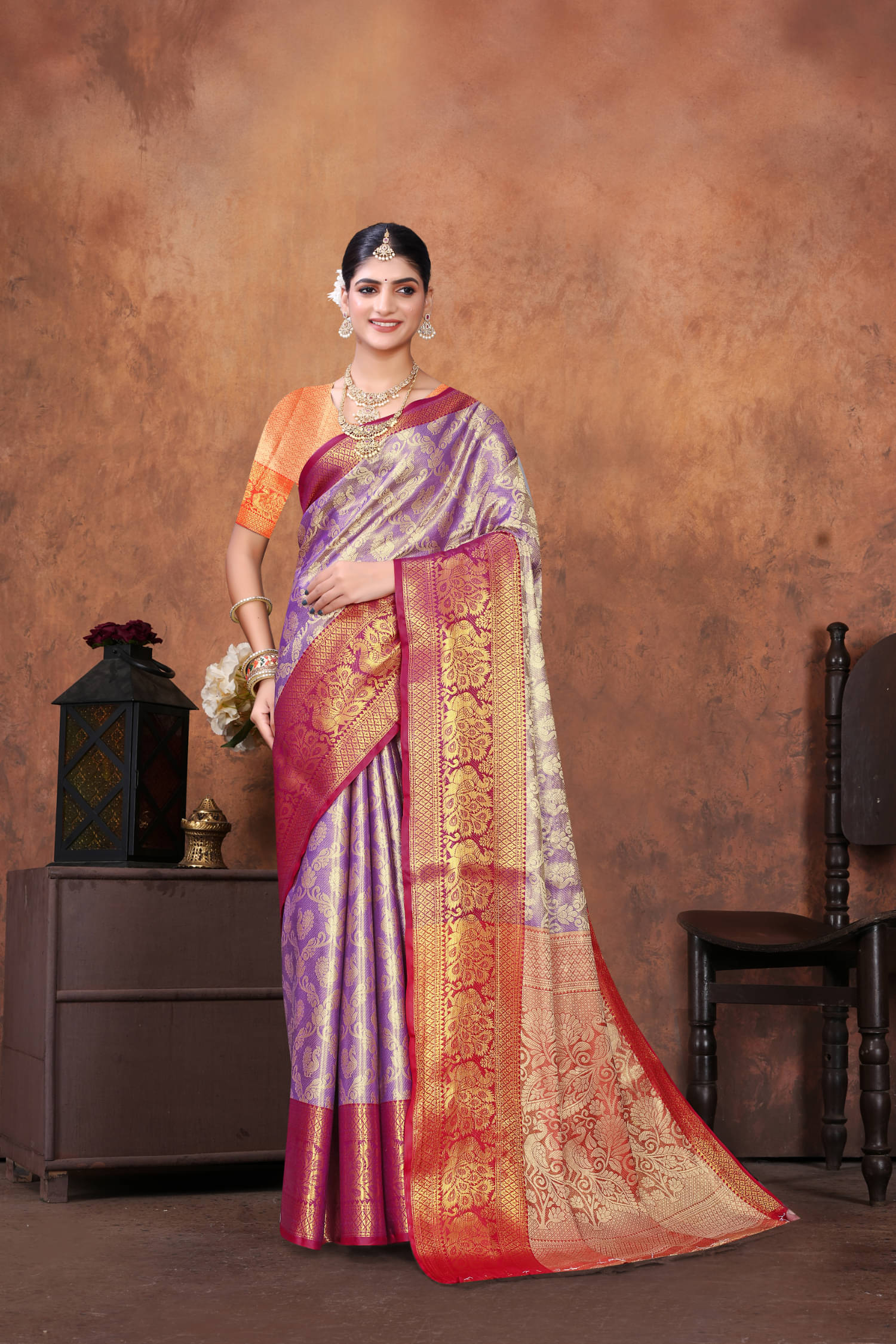     			Apnisha Silk Woven Regular Saree With Unstitched Blouse Piece ( Purple )