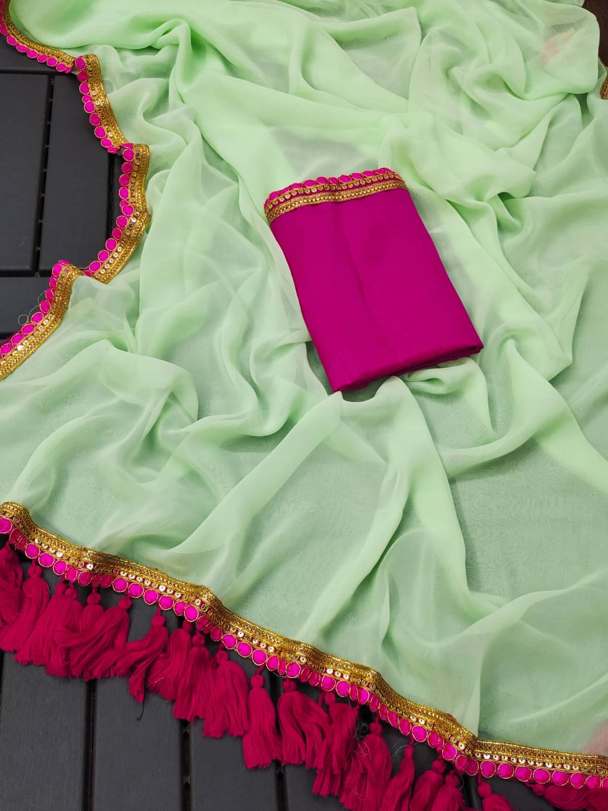     			GALAXY STUDIOS Georgette Embellished Banarasi saree With Unstitched Blouse Piece ( Light Green,Pink )