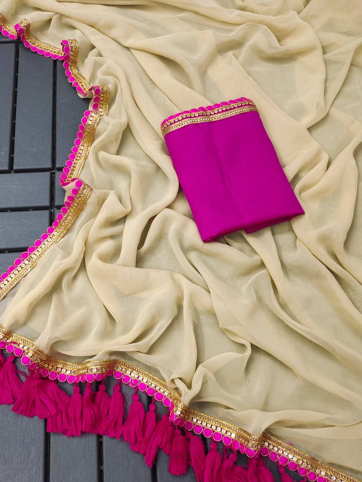    			GALAXY STUDIOS Georgette Embellished Banarasi saree With Unstitched Blouse Piece ( Cream,Pink )