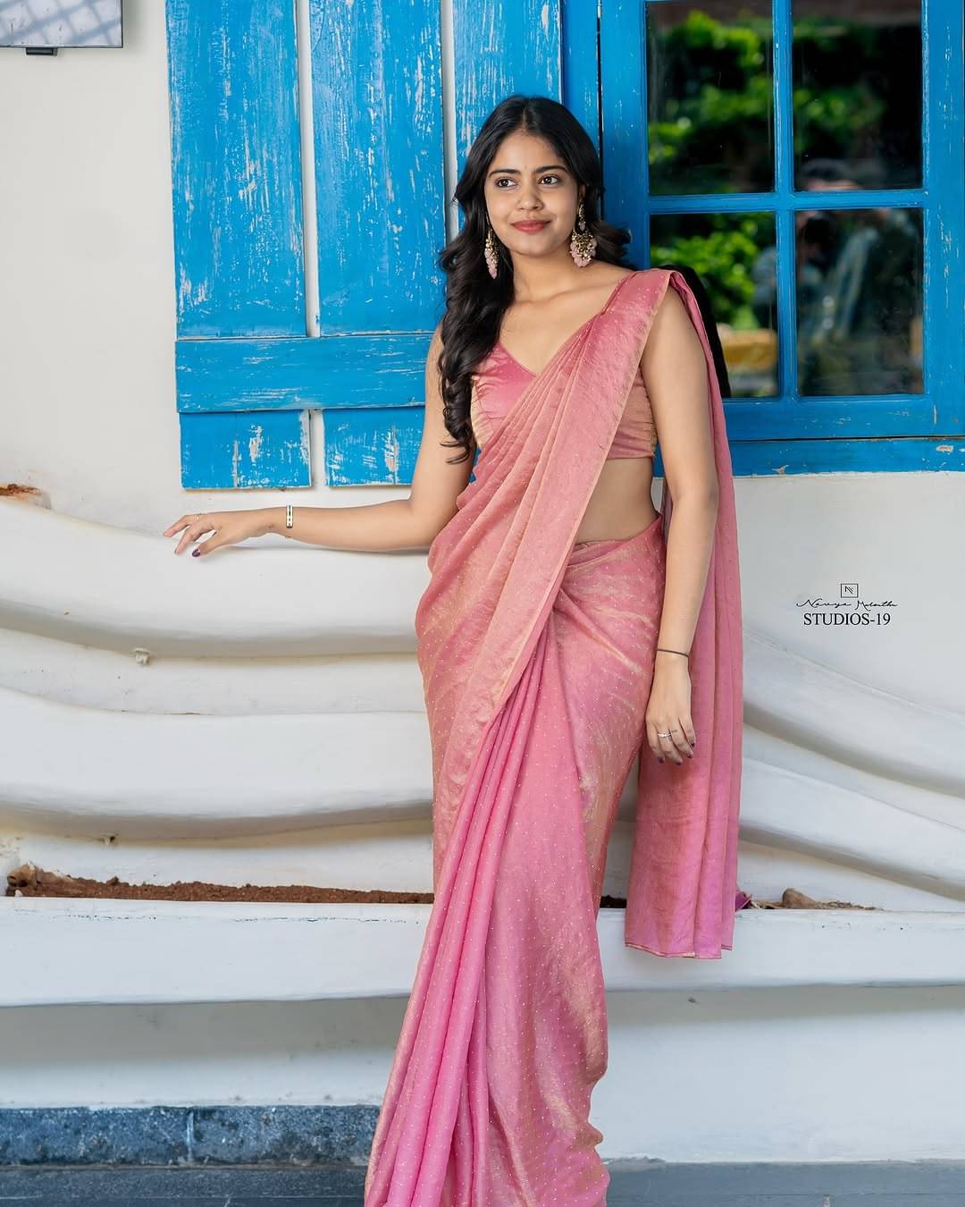     			JULEE Satin Solid Regular Saree With Unstitched Blouse Piece ( Rose Gold )