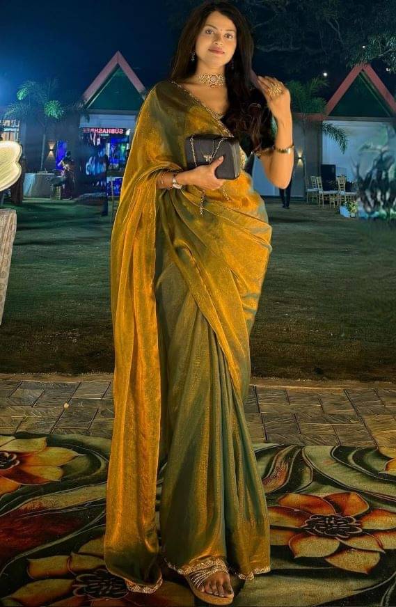     			Keyura Jimmy Choo Self Design Regular Saree With Unstitched Blouse Piece ( Gold,Rama )